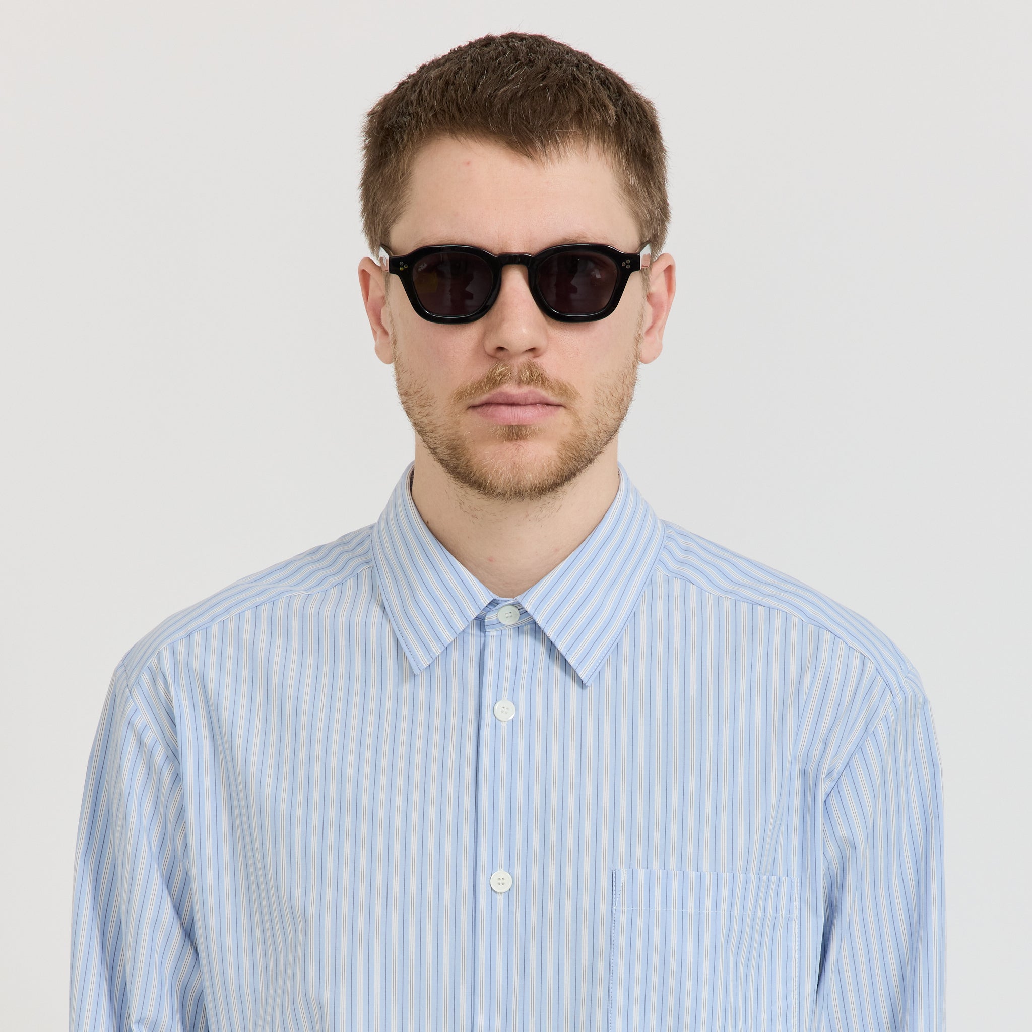 Akila | Logos Black/Black | Maplestore