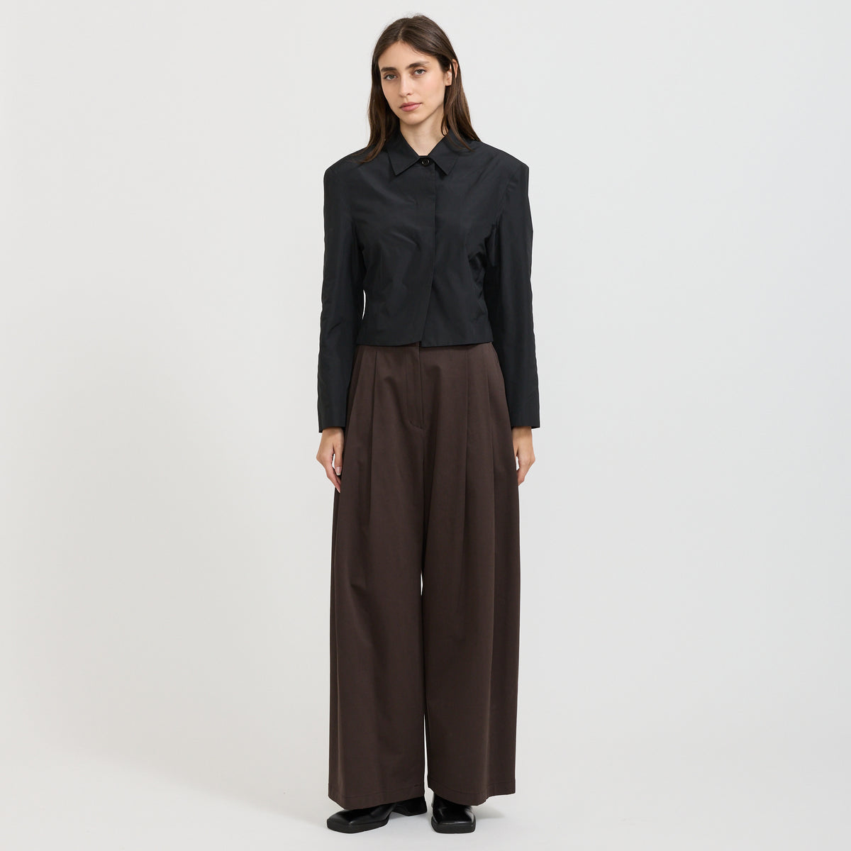 Two Tuck Wide Banding Pants Brown
