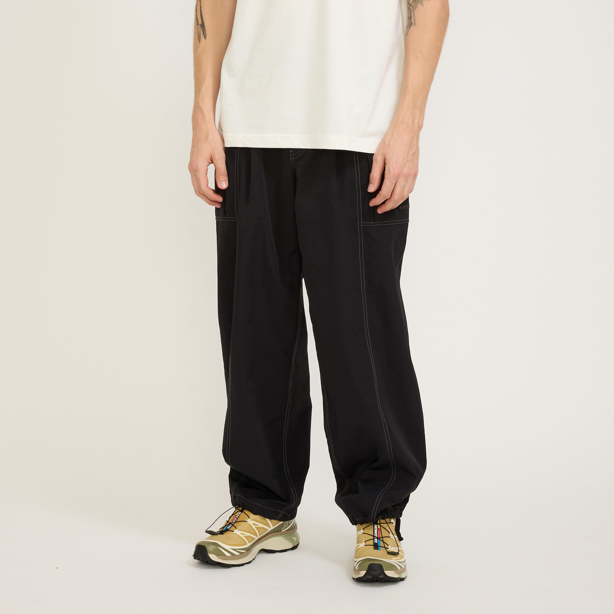 And Wander | Crinkled Nylon Pants Black | Maplestore