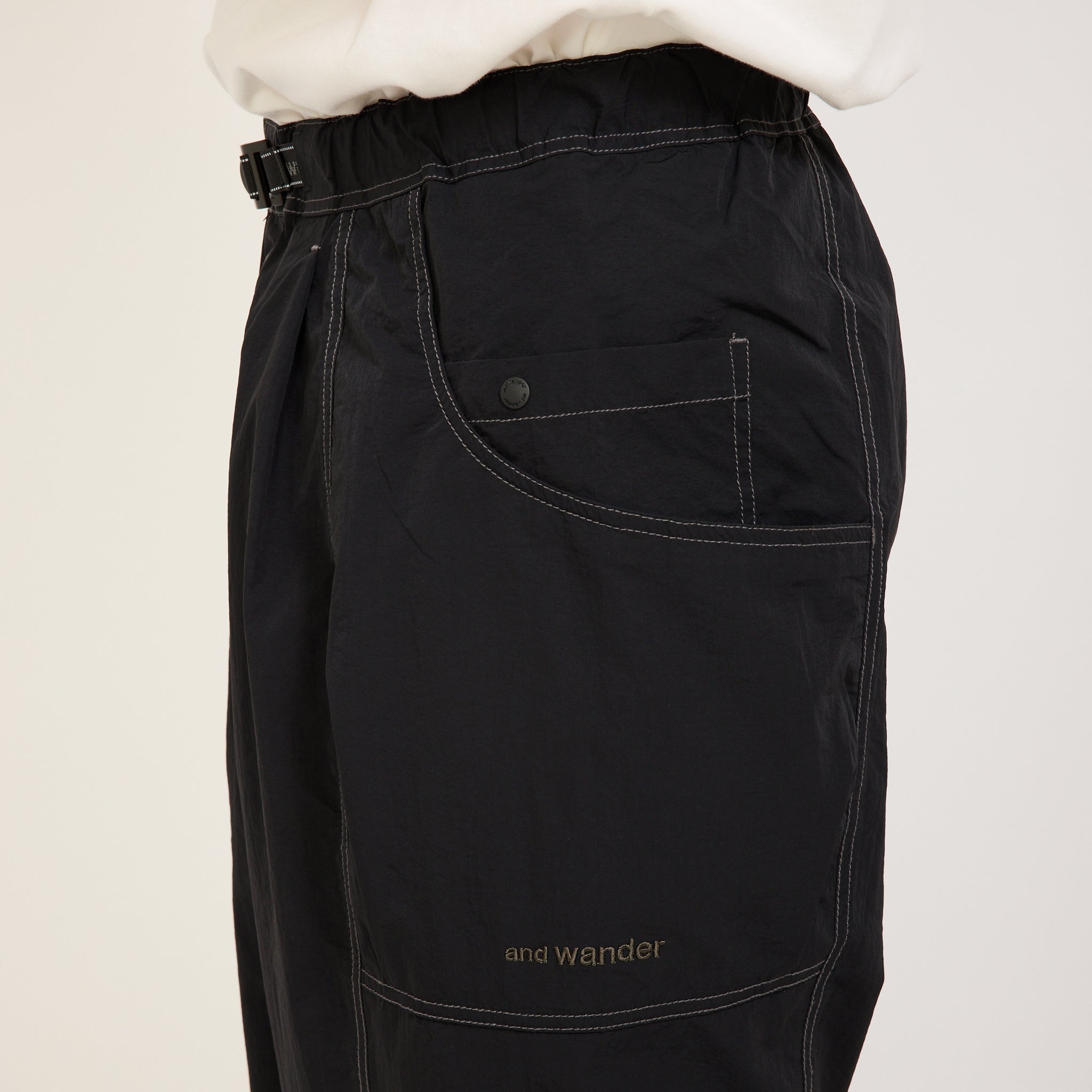 And Wander | Crinkled Nylon Pants Black | Maplestore