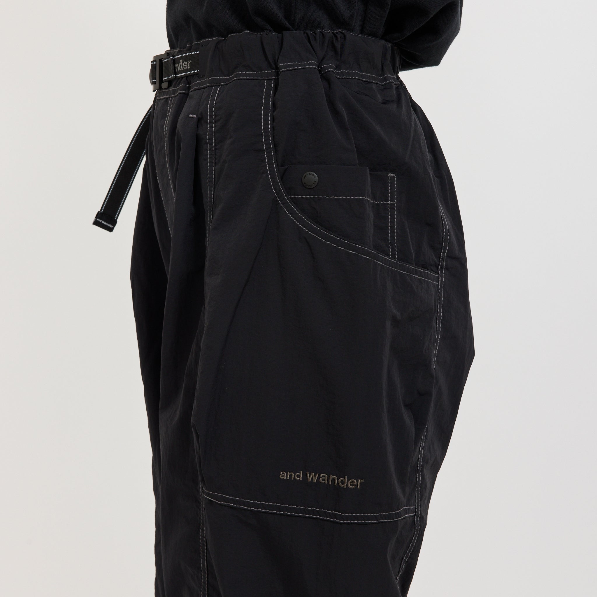 And Wander | Crinkled Nylon Pants Black | Maplestore