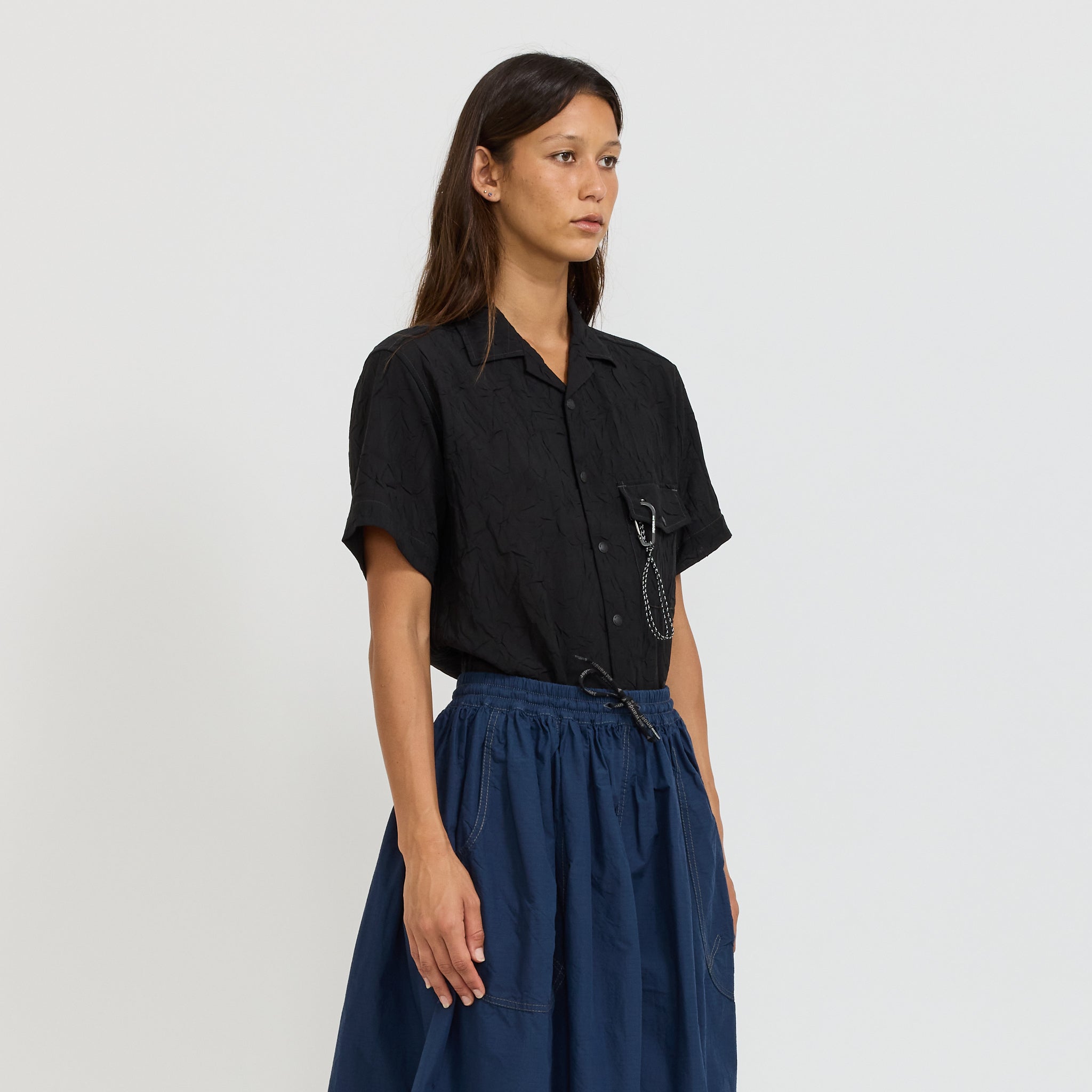 And Wander | Washer Pleated Open SS Shirt Black | Maplestore