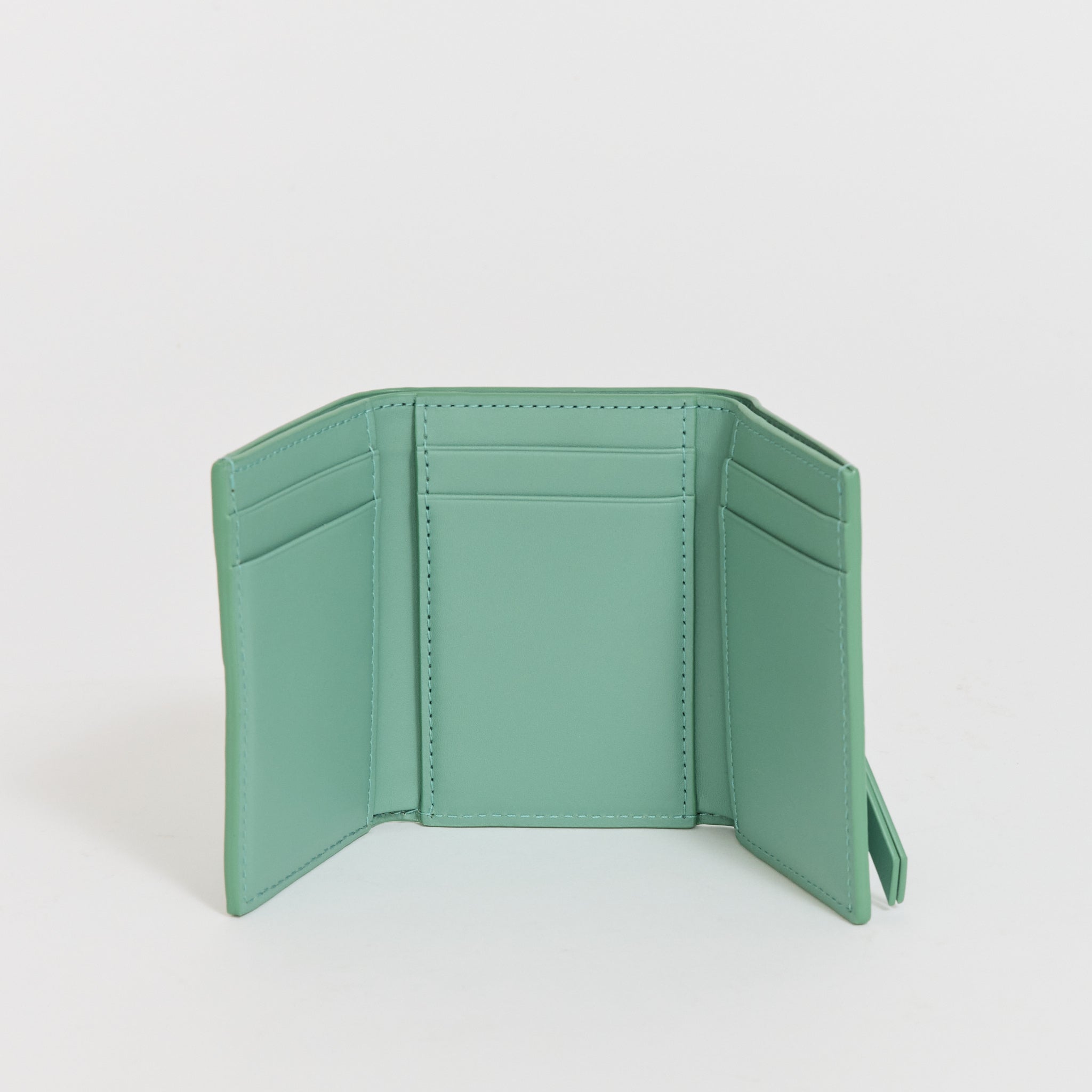 A.P.C. | Noa Simple Trifold Wallet Jade | Maplestore