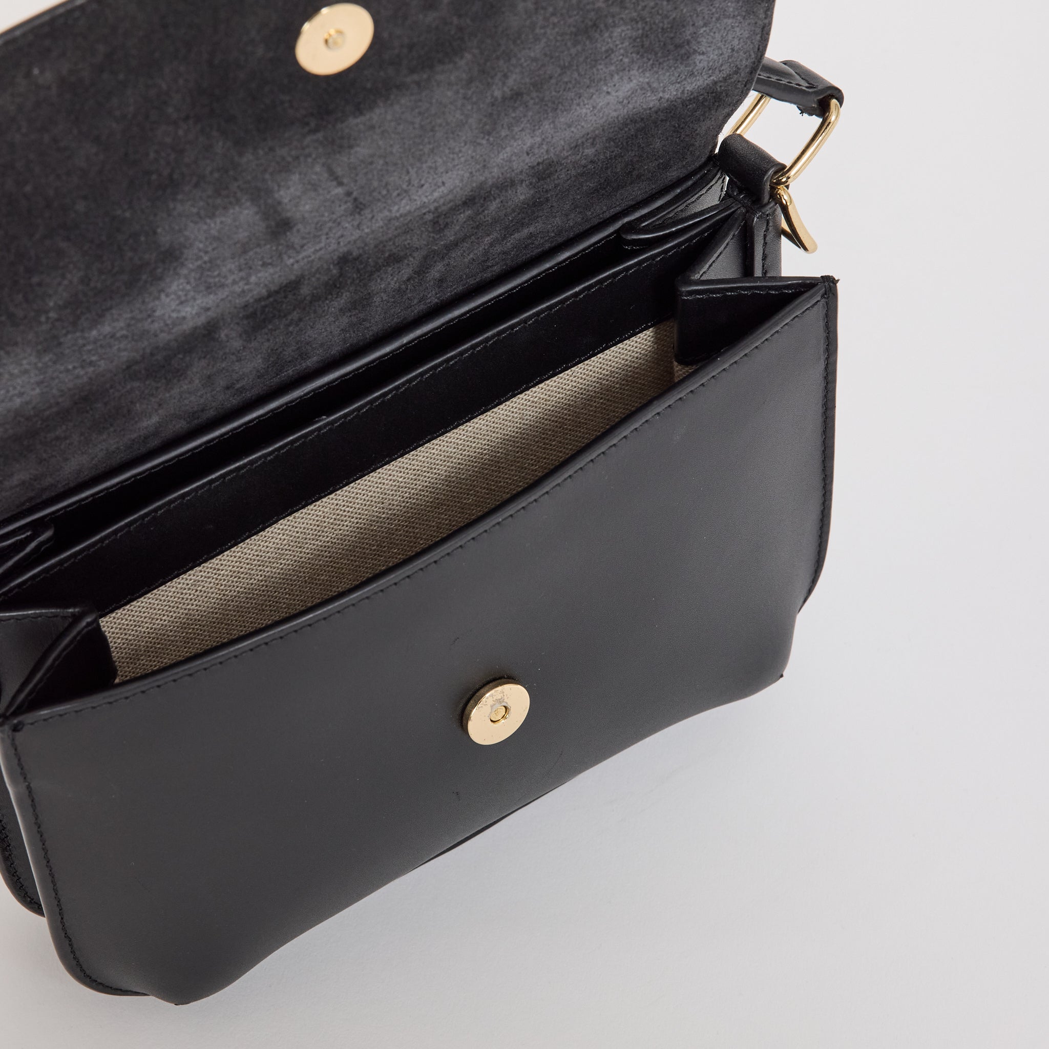 A.P.C. | Sarah Shoulder Mini Bag Black | Maplestore