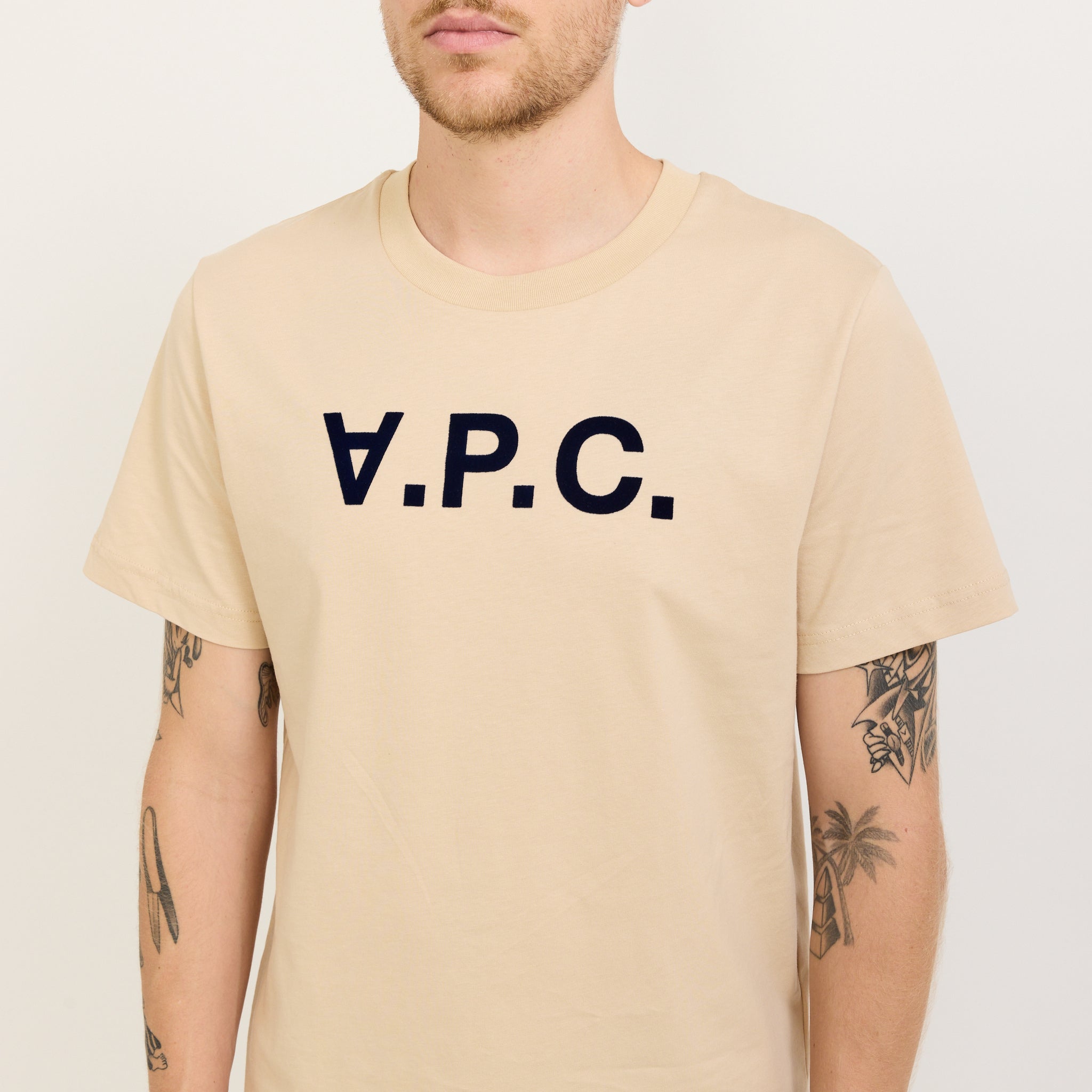 A.P.C. | Standard Grand VPC T-Shirt Beige/Dark Navy | Maplestore