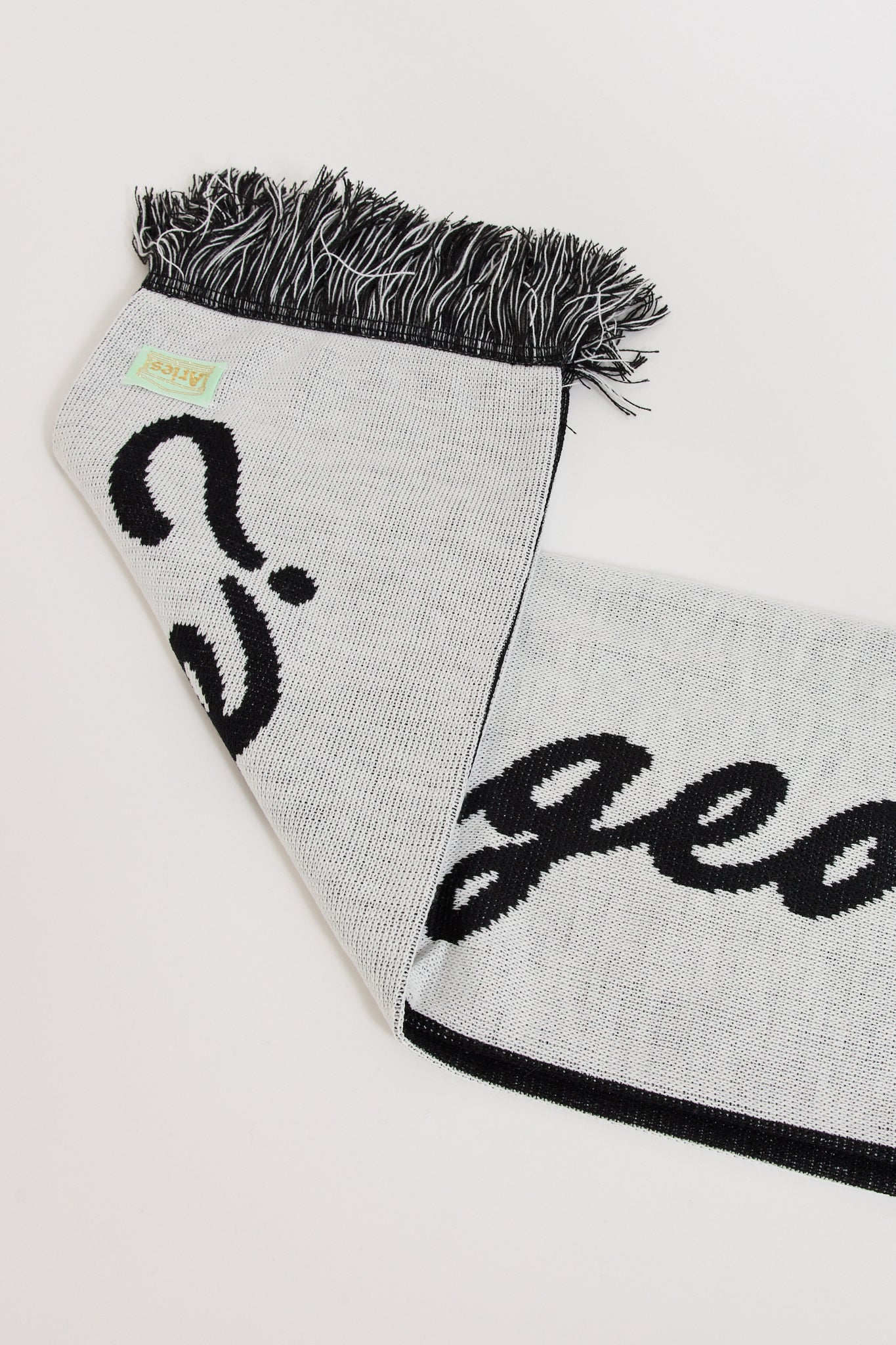 Aries | Bourgeois Or Bizarre Scarf Black | Maplestore