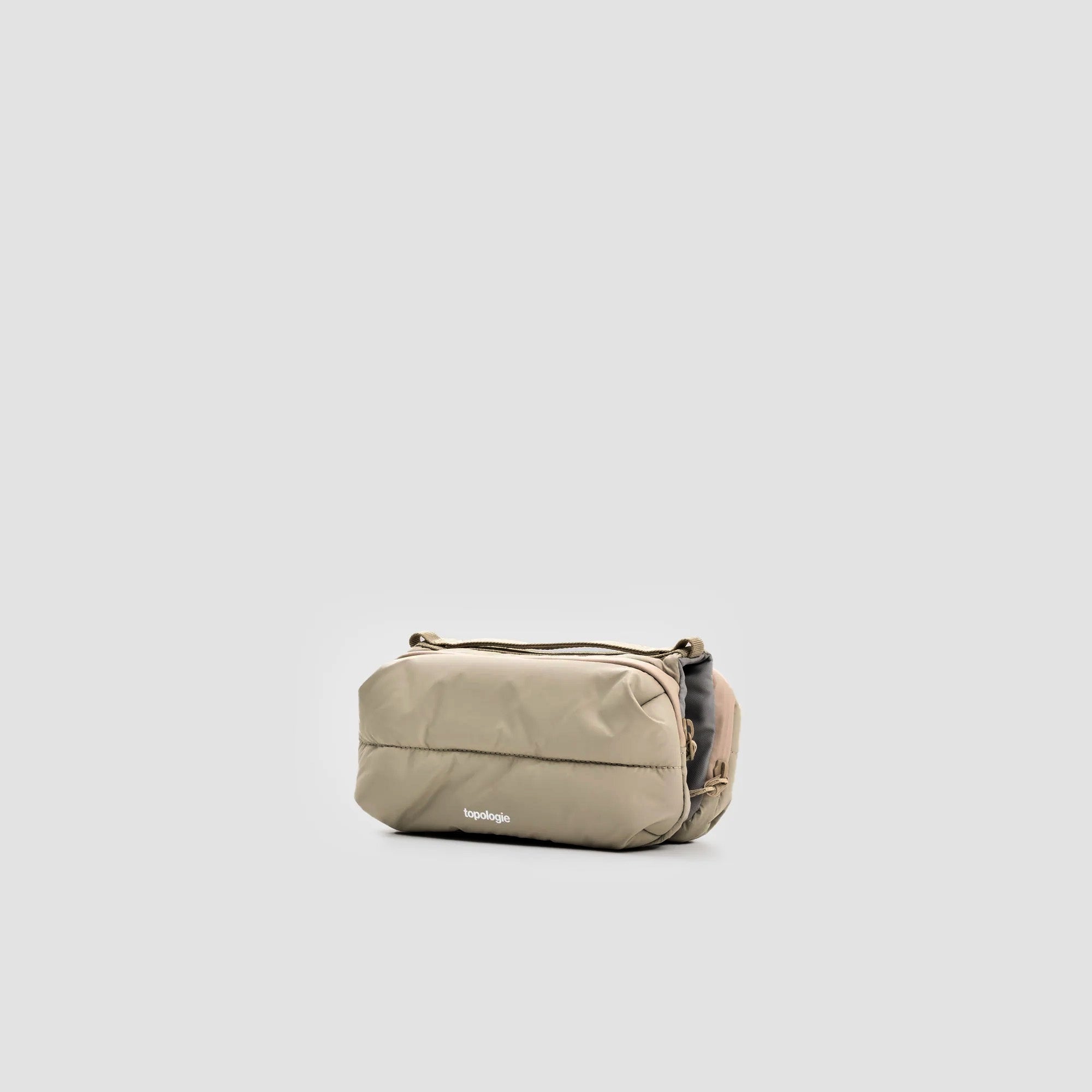 Topologie | Bottle Sacoche Medium Taupe Puffer | Maplestore
