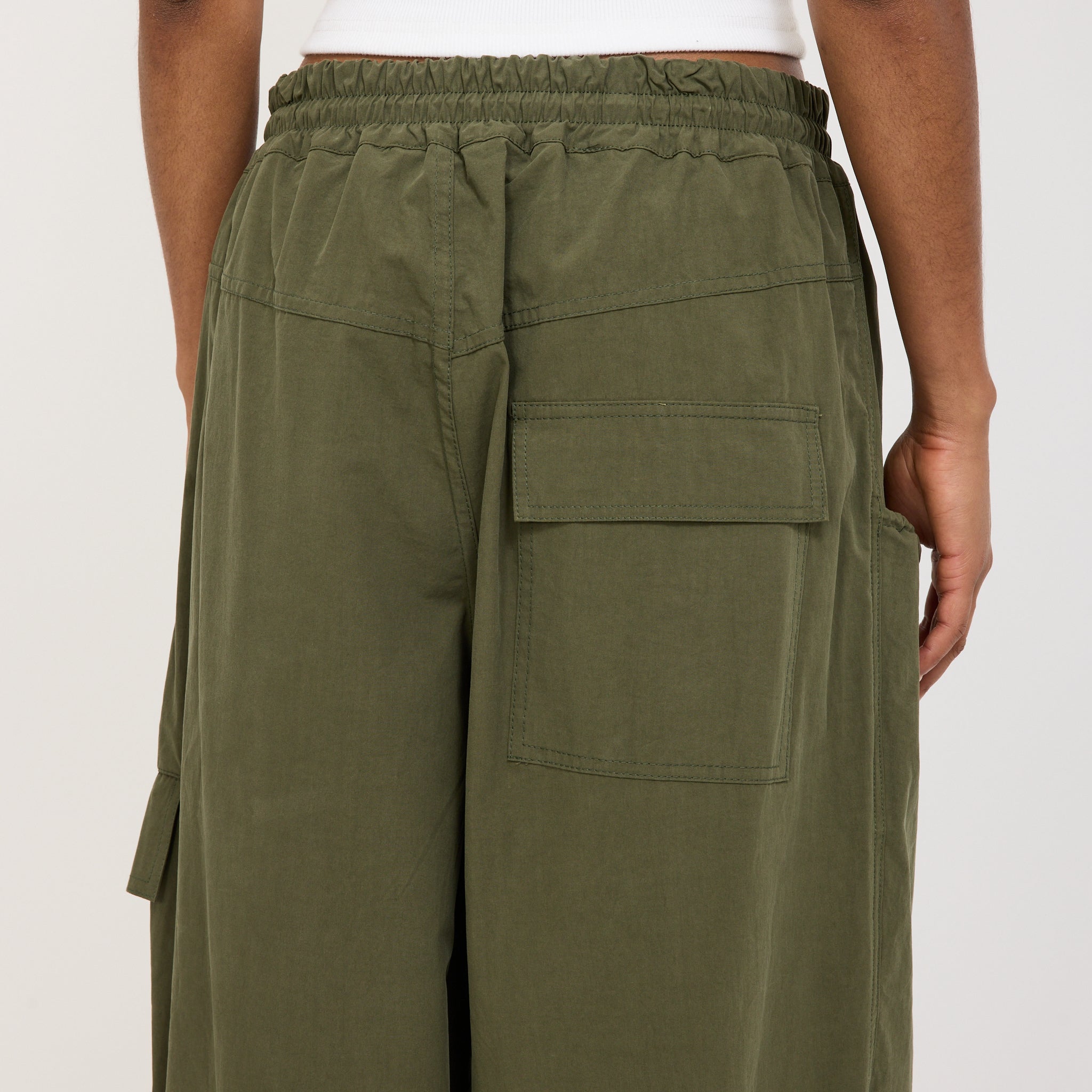 Bassike | Crushed Cotton Hiker Pant Khaki | Maplestore