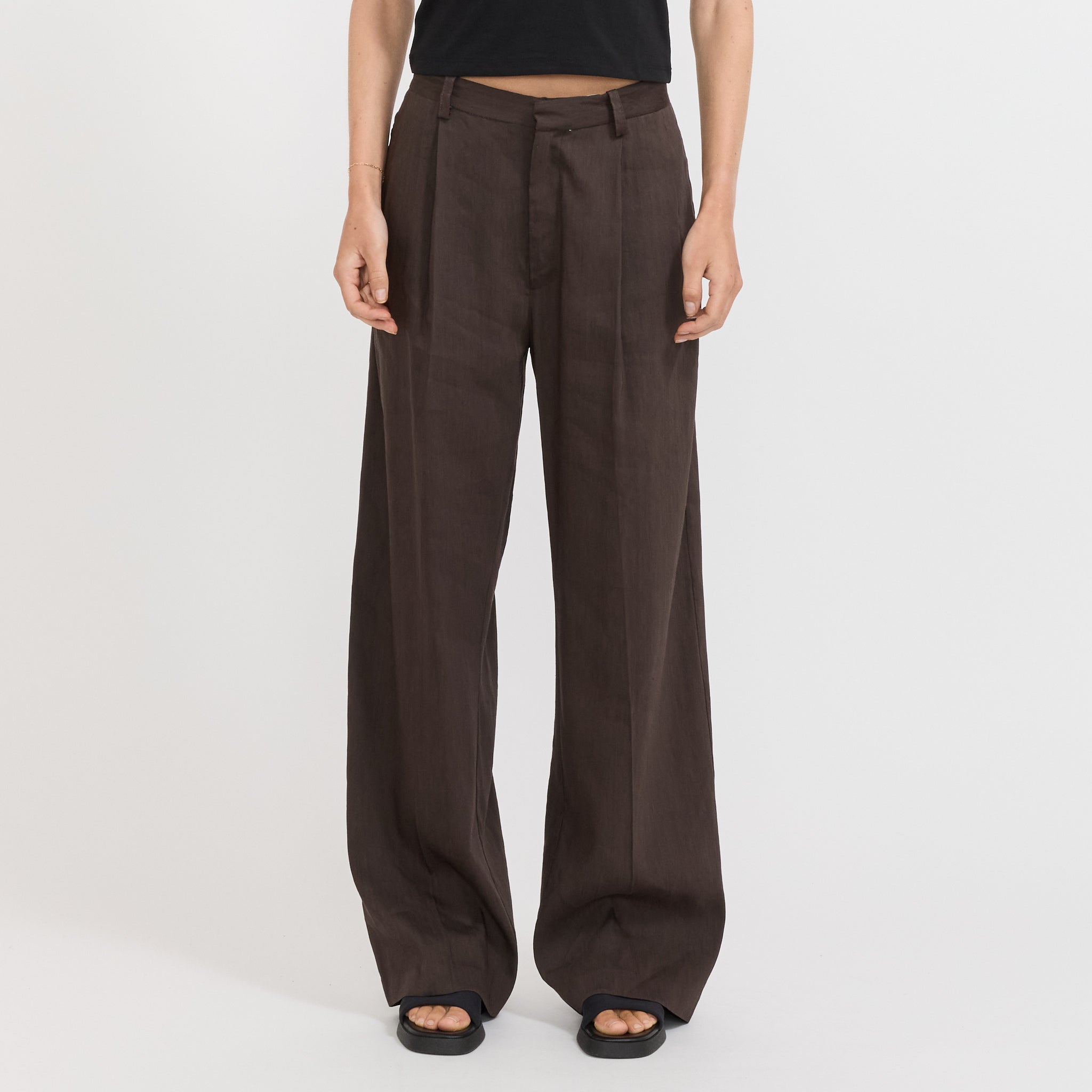 Bassike | Soft Tailored Pant Chocolate Brown | Maplestore