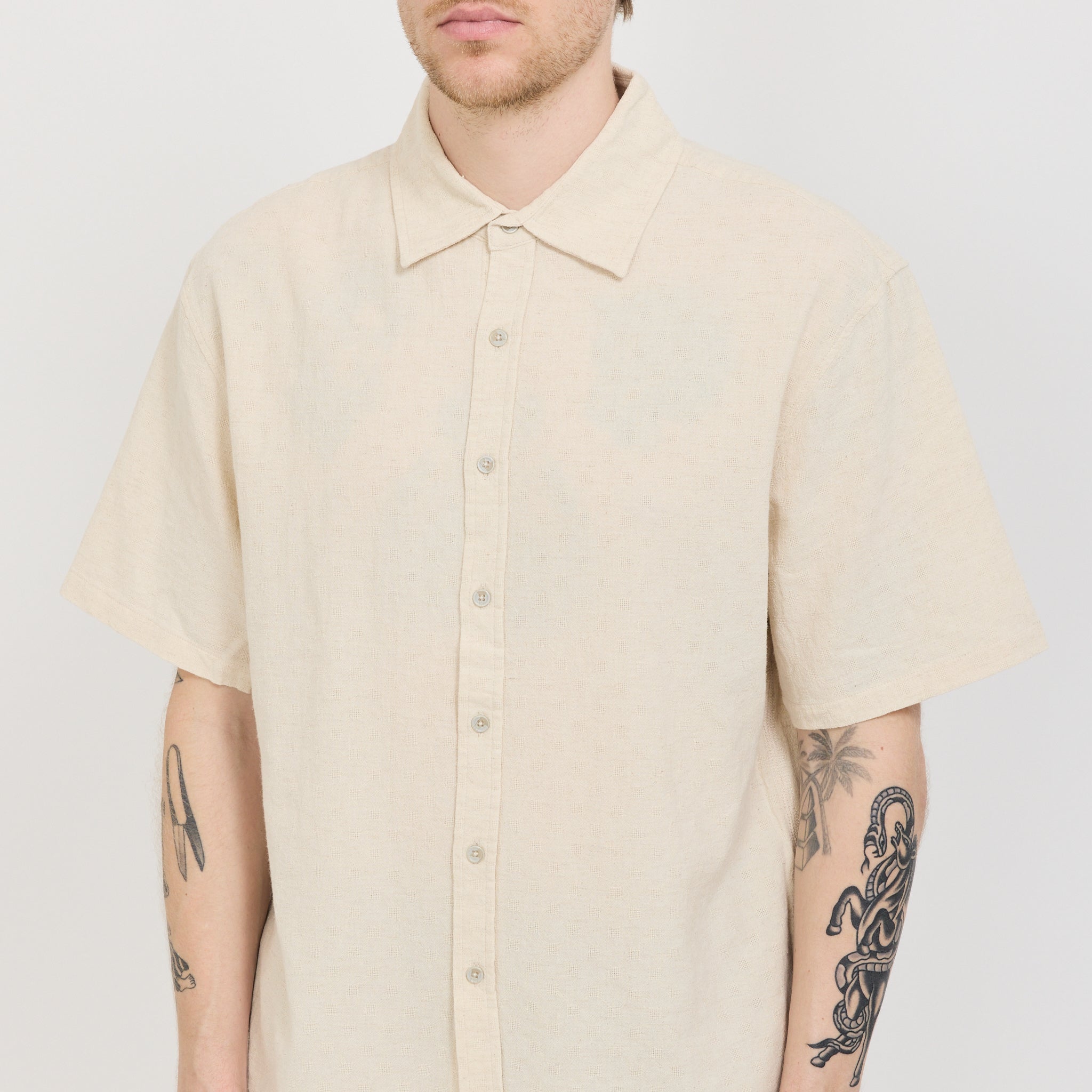 Beach Brains | Hold SS Shirt Off White | Maplestore