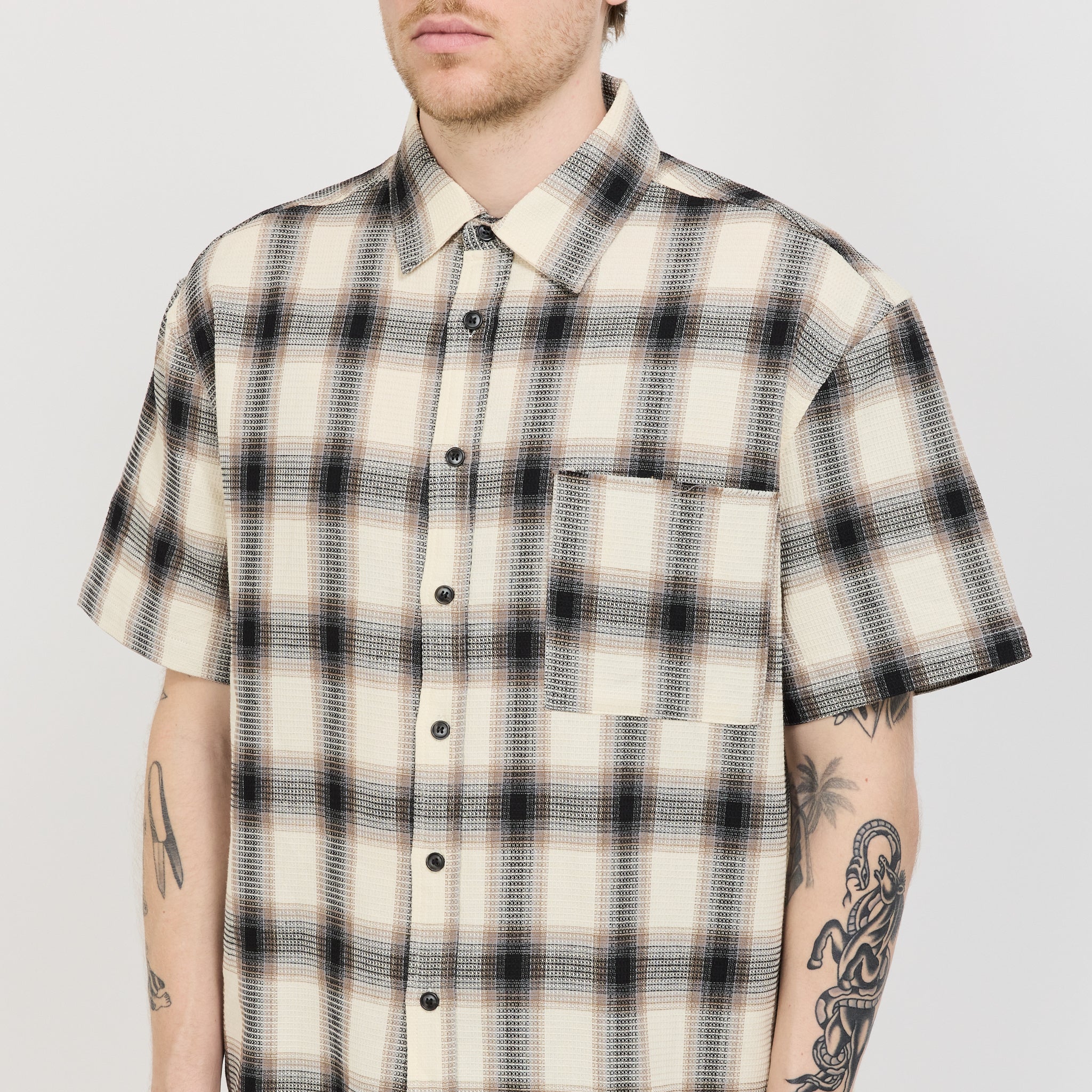 Beach Brains | Hold SS Shirt Black/Brown Check | Maplestore