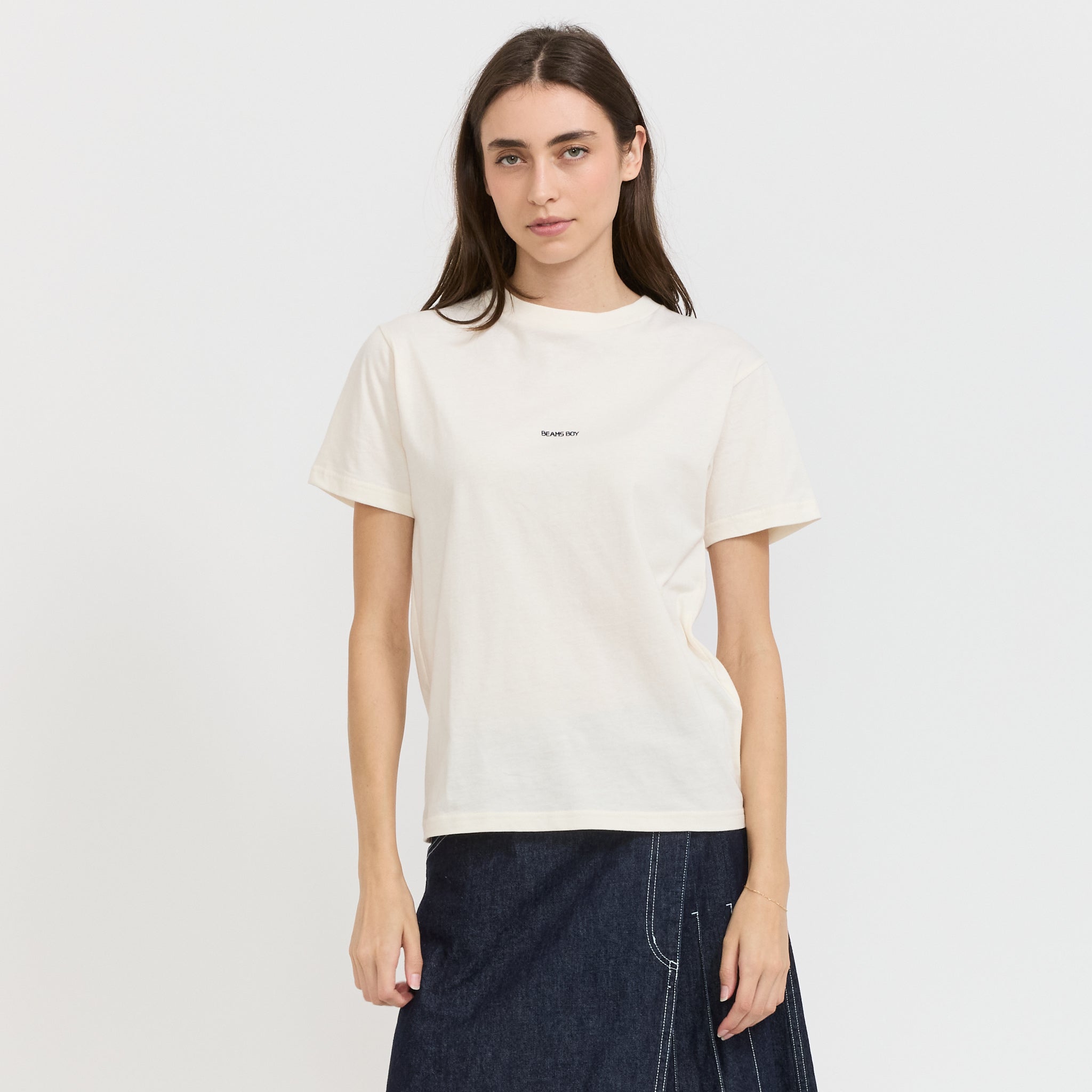 Beams Boy | BOY Embroidery Crew Neck T-Shirt Ivory | Maplestore