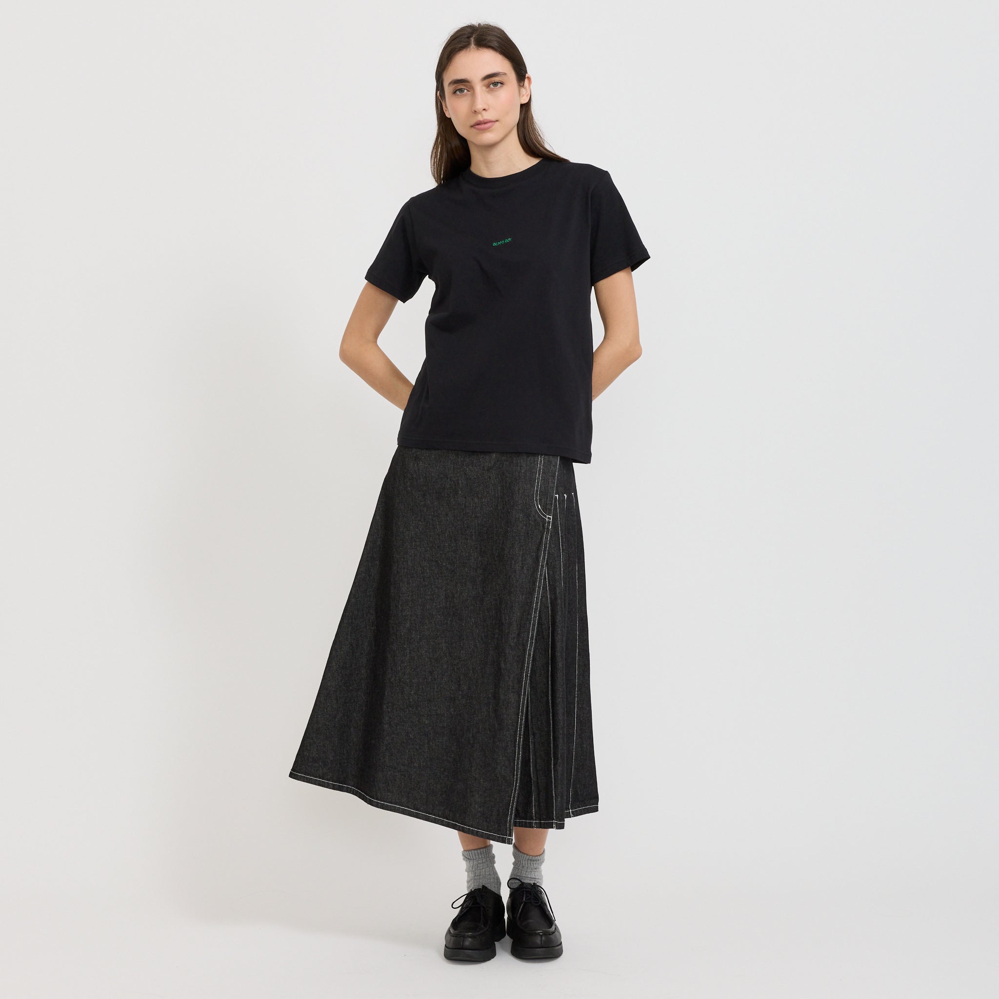 Beams Boy | BOY Embroidery Crew Neck T-Shirt Black | Maplestore