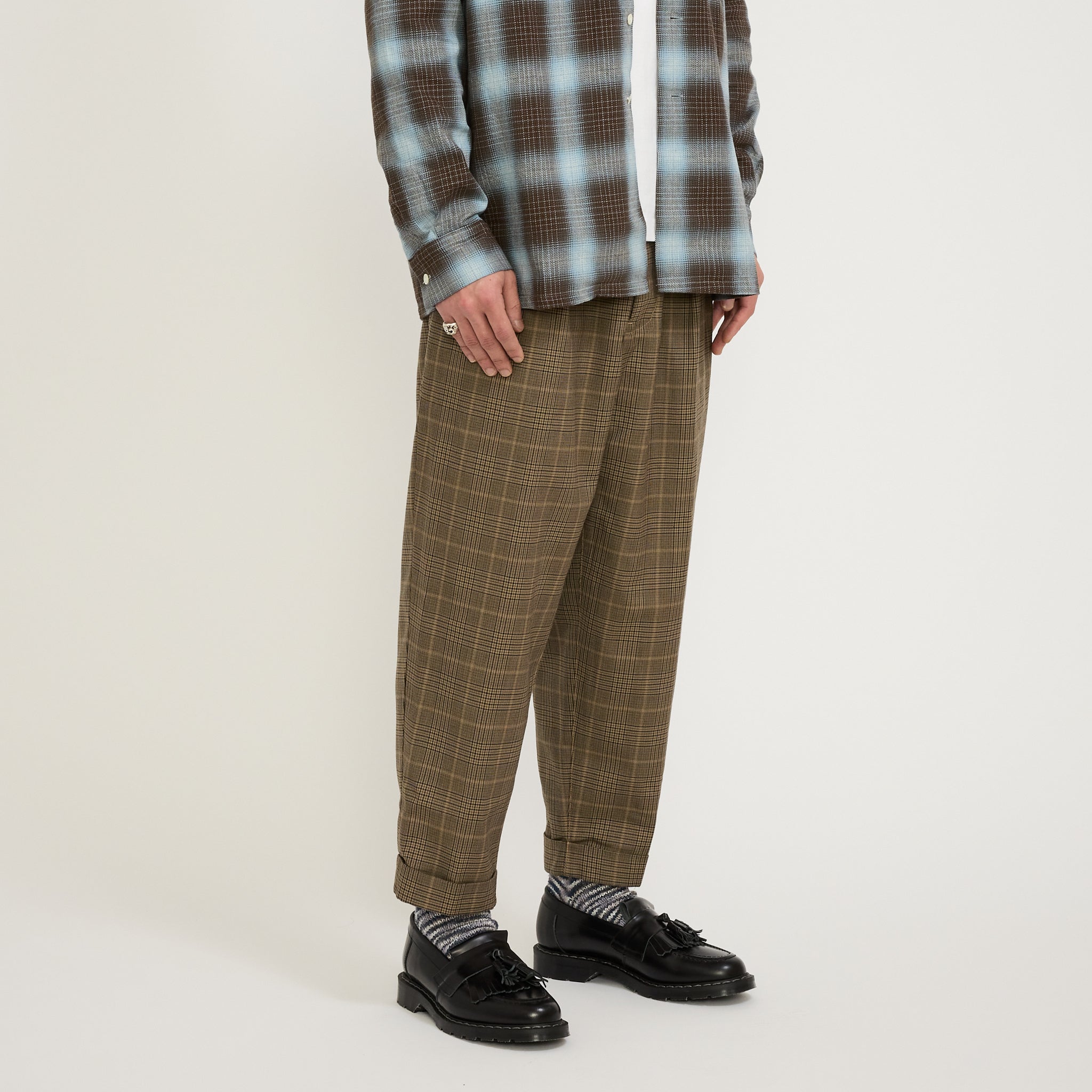 Beams Plus | 2 Pleats Tapered TW Twill Plaid Pant Light Brown | Maplestore