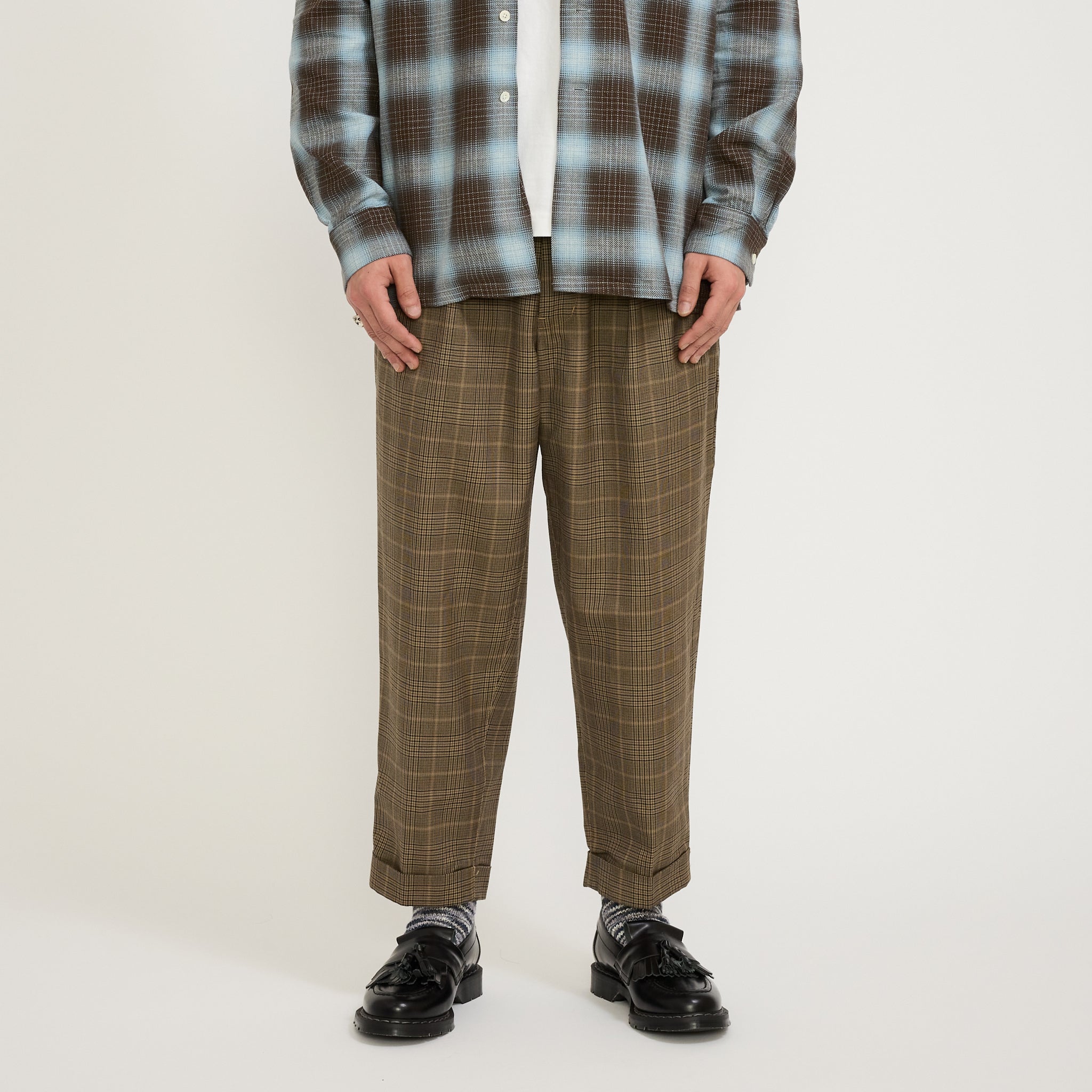 Beams Plus | 2 Pleats Tapered TW Twill Plaid Pant Light Brown | Maplestore