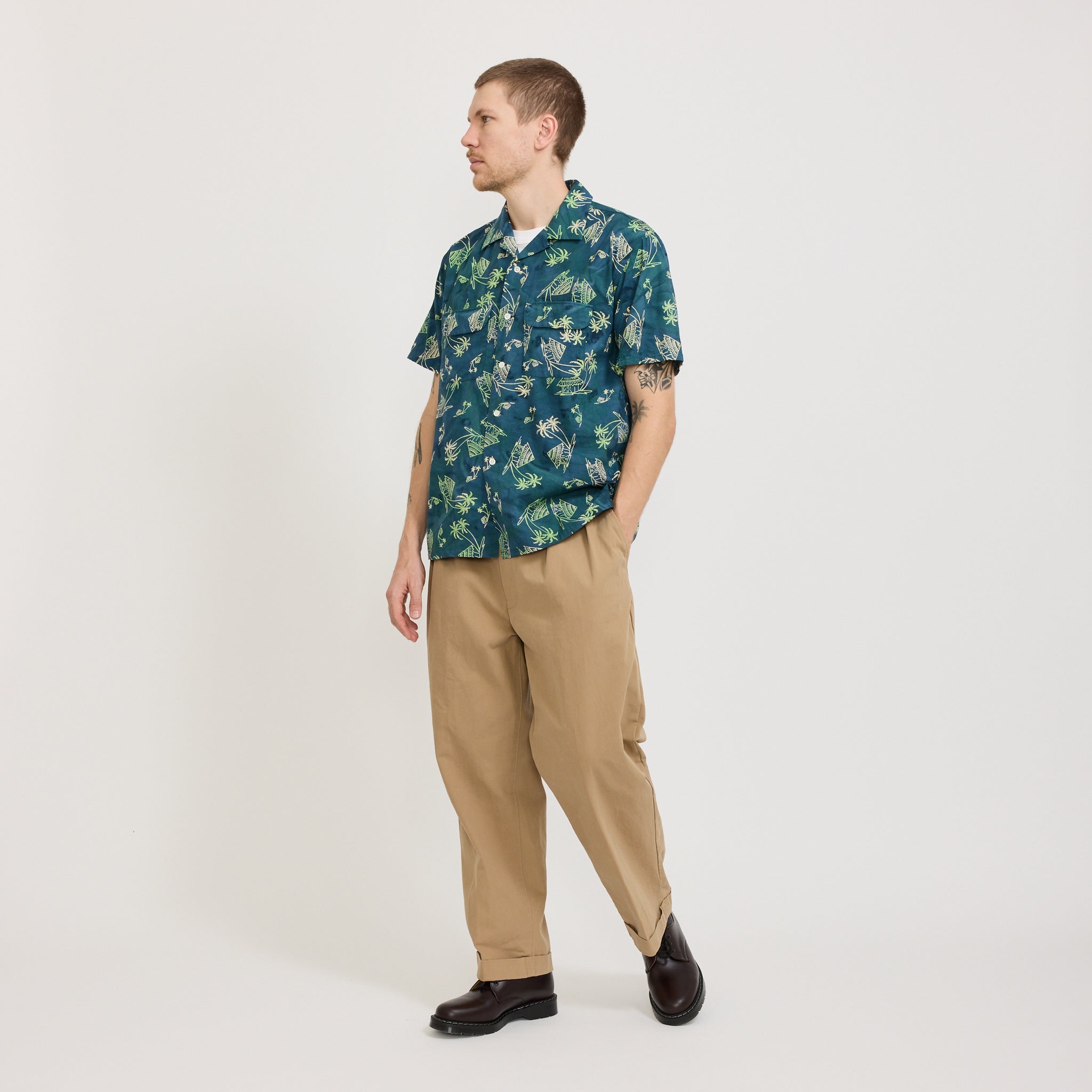 Beams Plus | Open Collar Batik Print Shirt Green | Maplestore