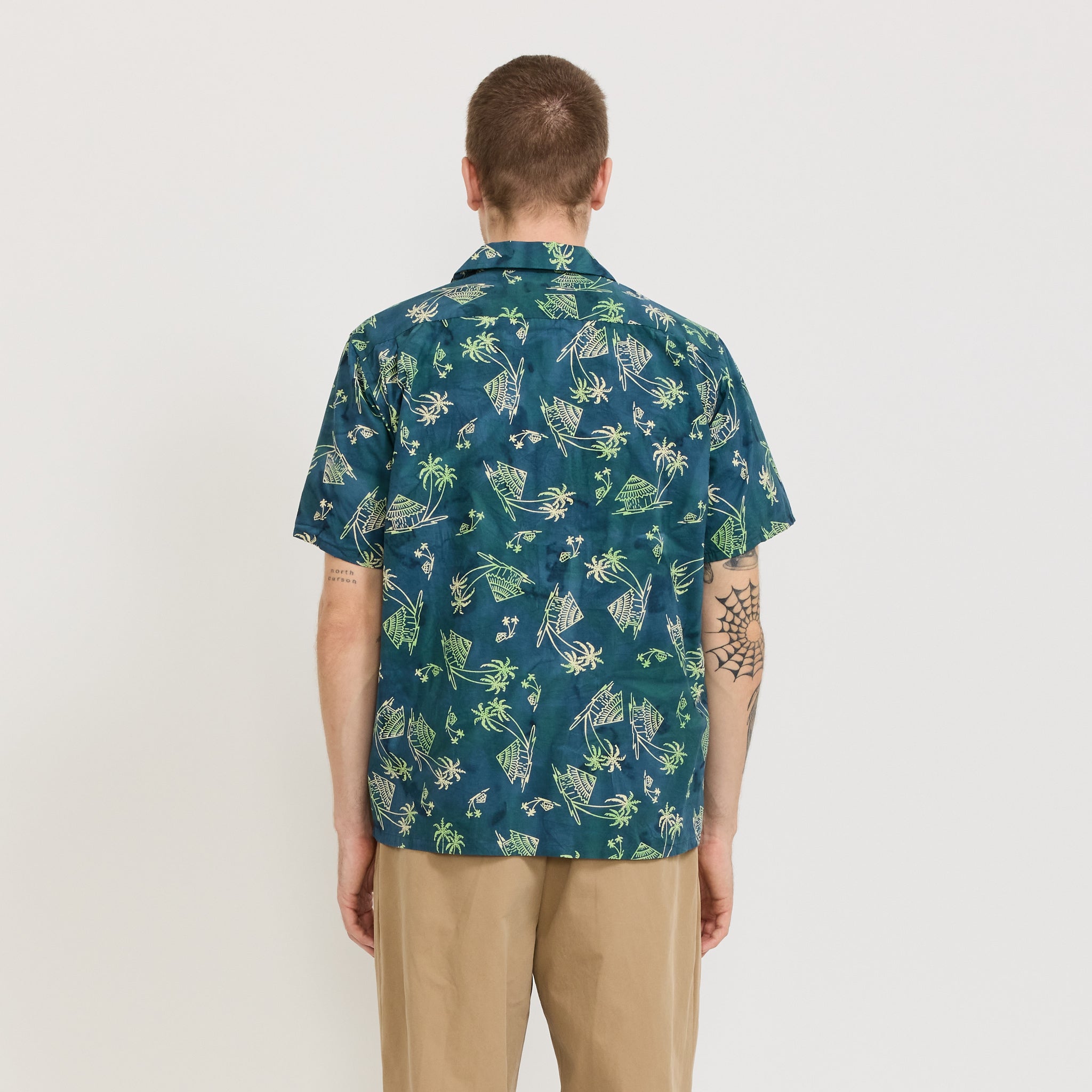 Beams Plus | Open Collar Batik Print Shirt Green | Maplestore