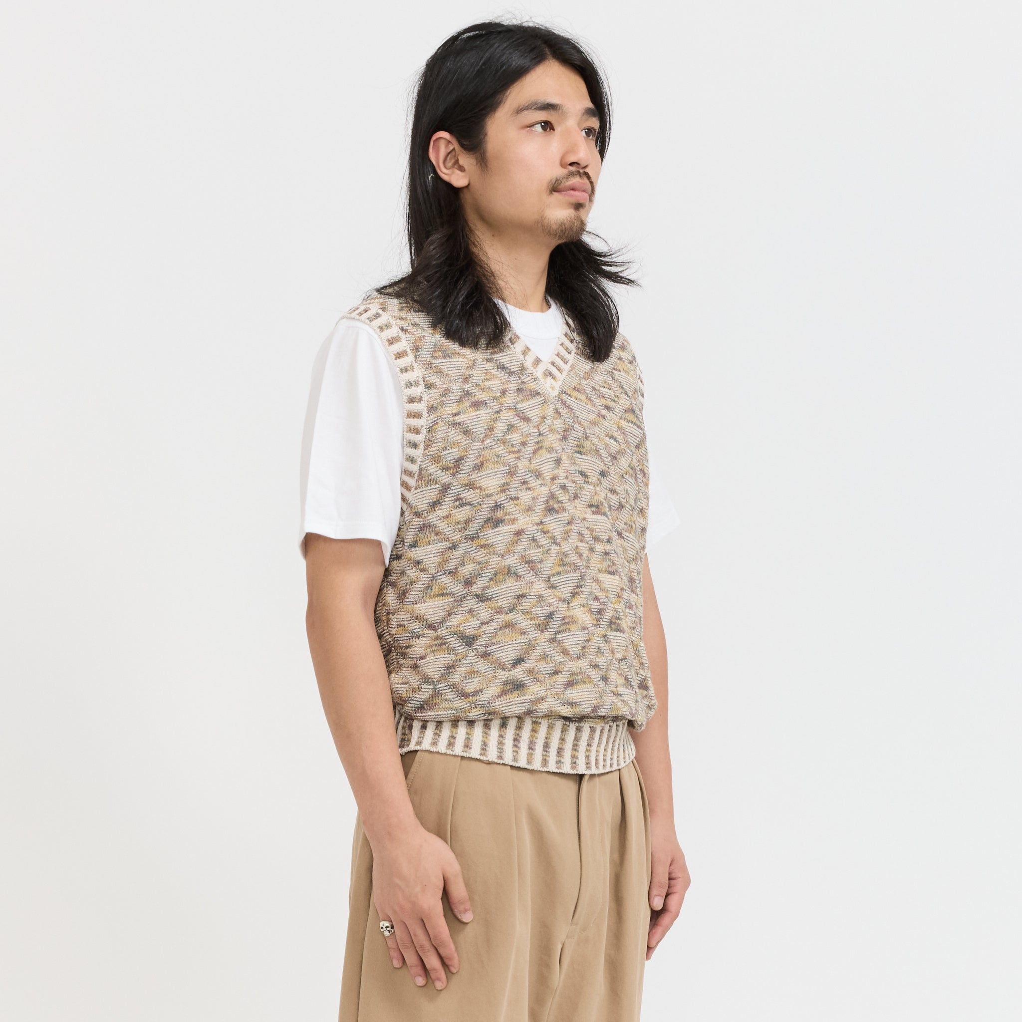 Beams Plus | V-Neck Vest Kasuri Jacquard Beige | Maplestore