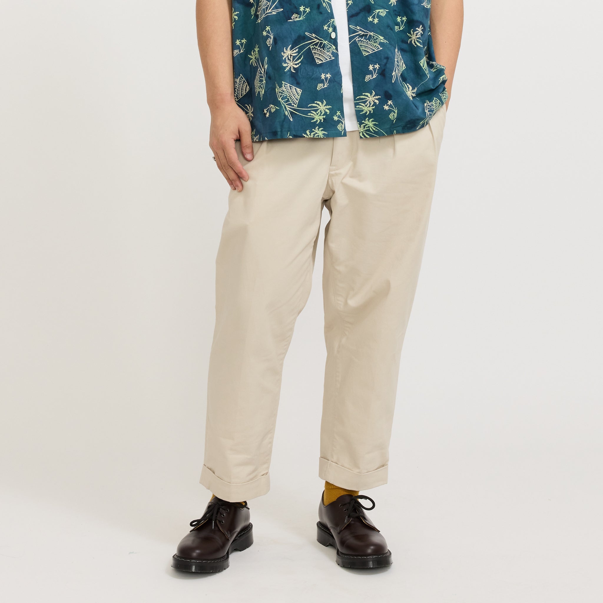 Beams Plus | 2 Pleats Twill Pant Cement | Maplestore