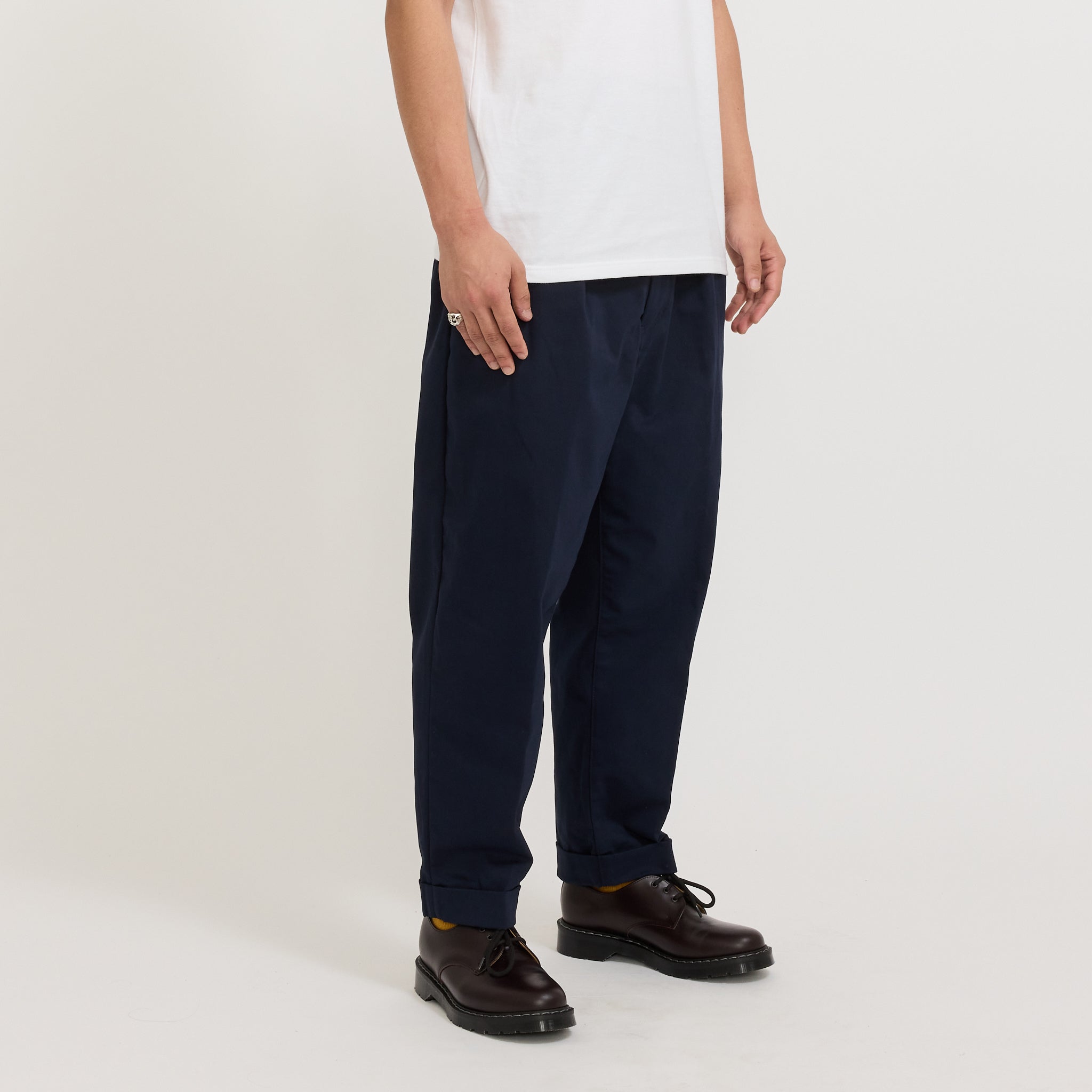 Beams Plus | 2 Pleats Twill Pant Navy | Maplestore