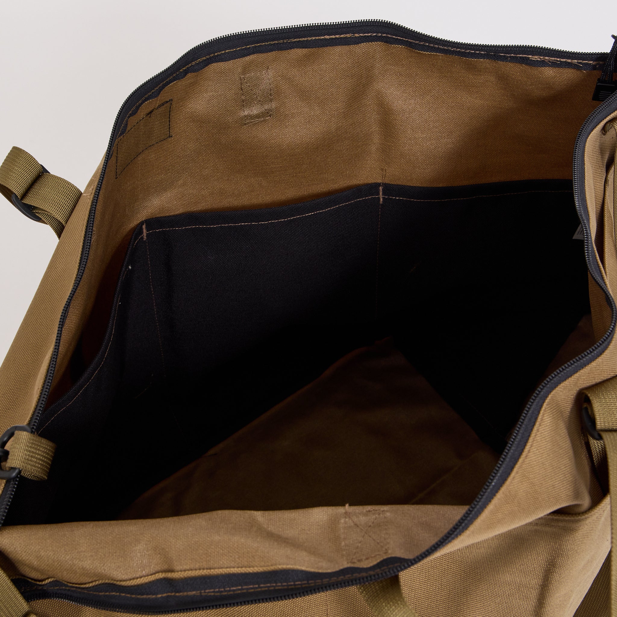 Bags In Progress | Traveler Duffle Khaki | Maplestore