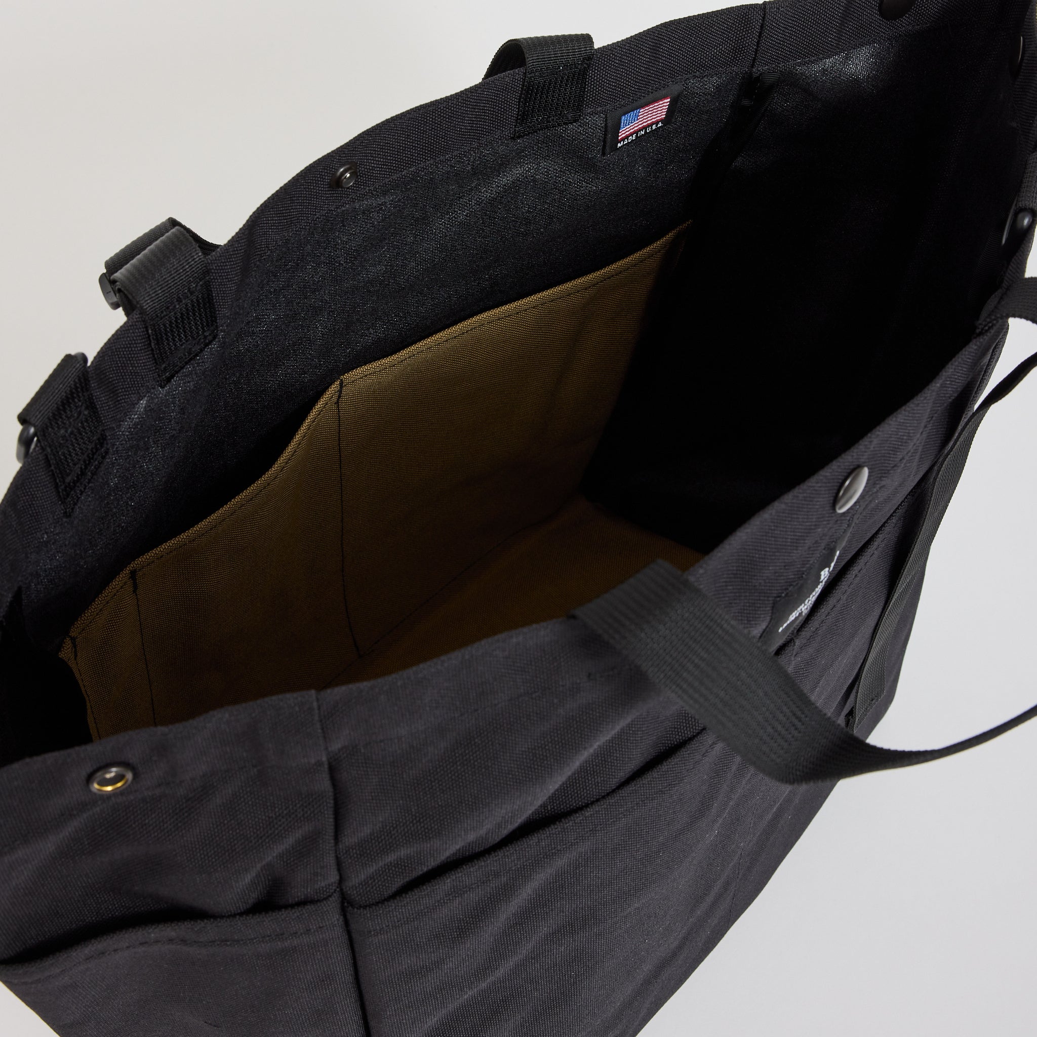 Bags In Progress | Carry-All Beach Bag Black | Maplestore