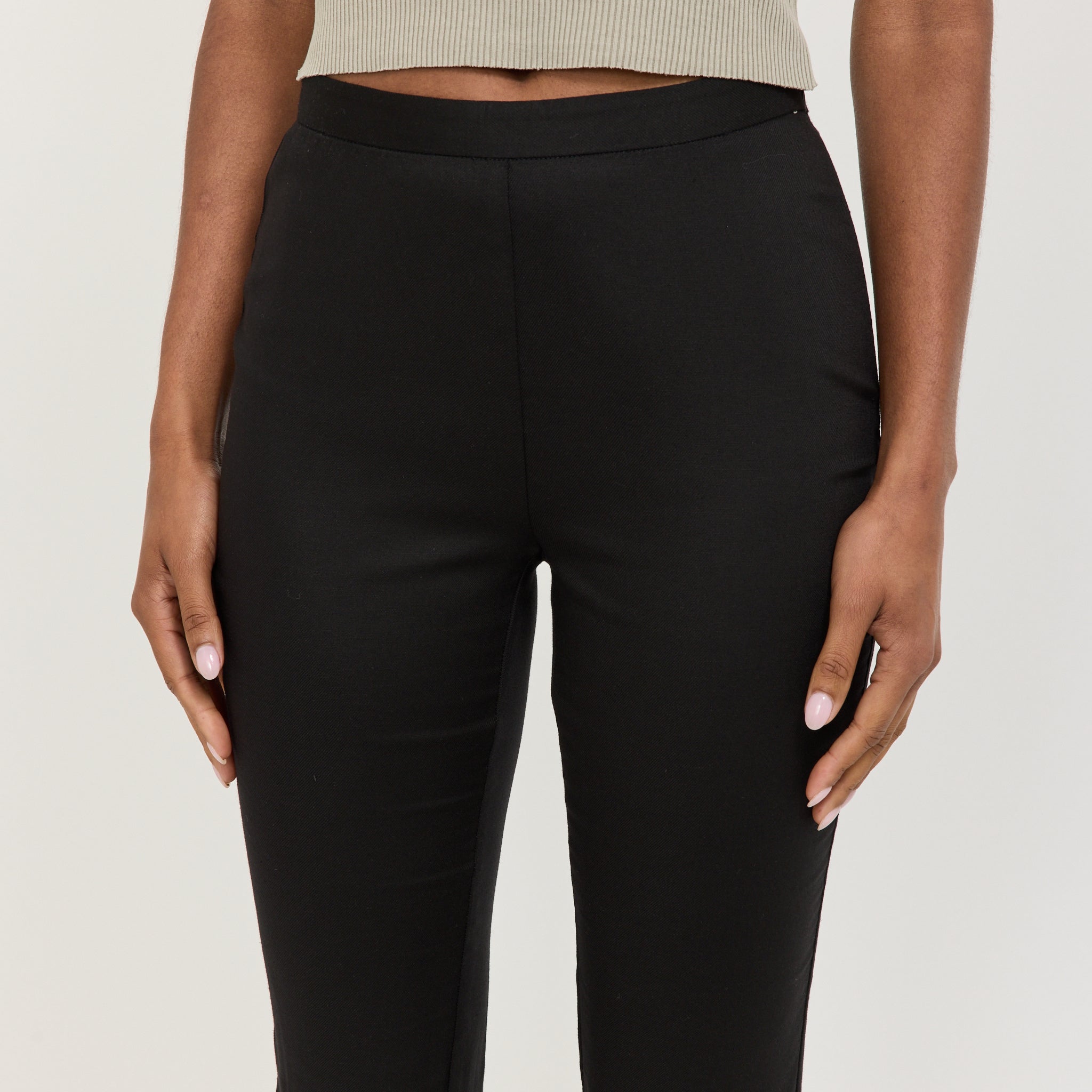 Anouk Capris Black