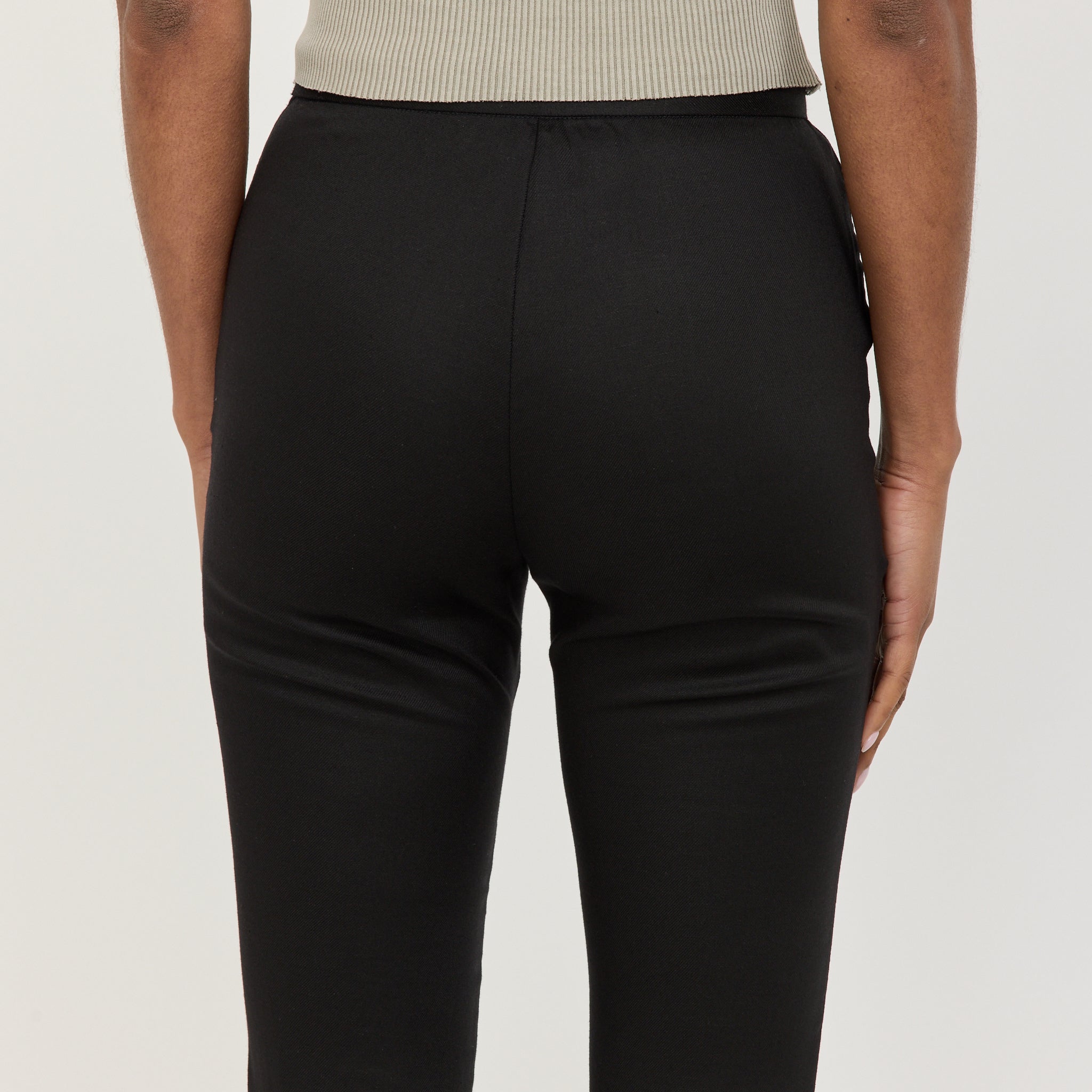Anouk Capris Black