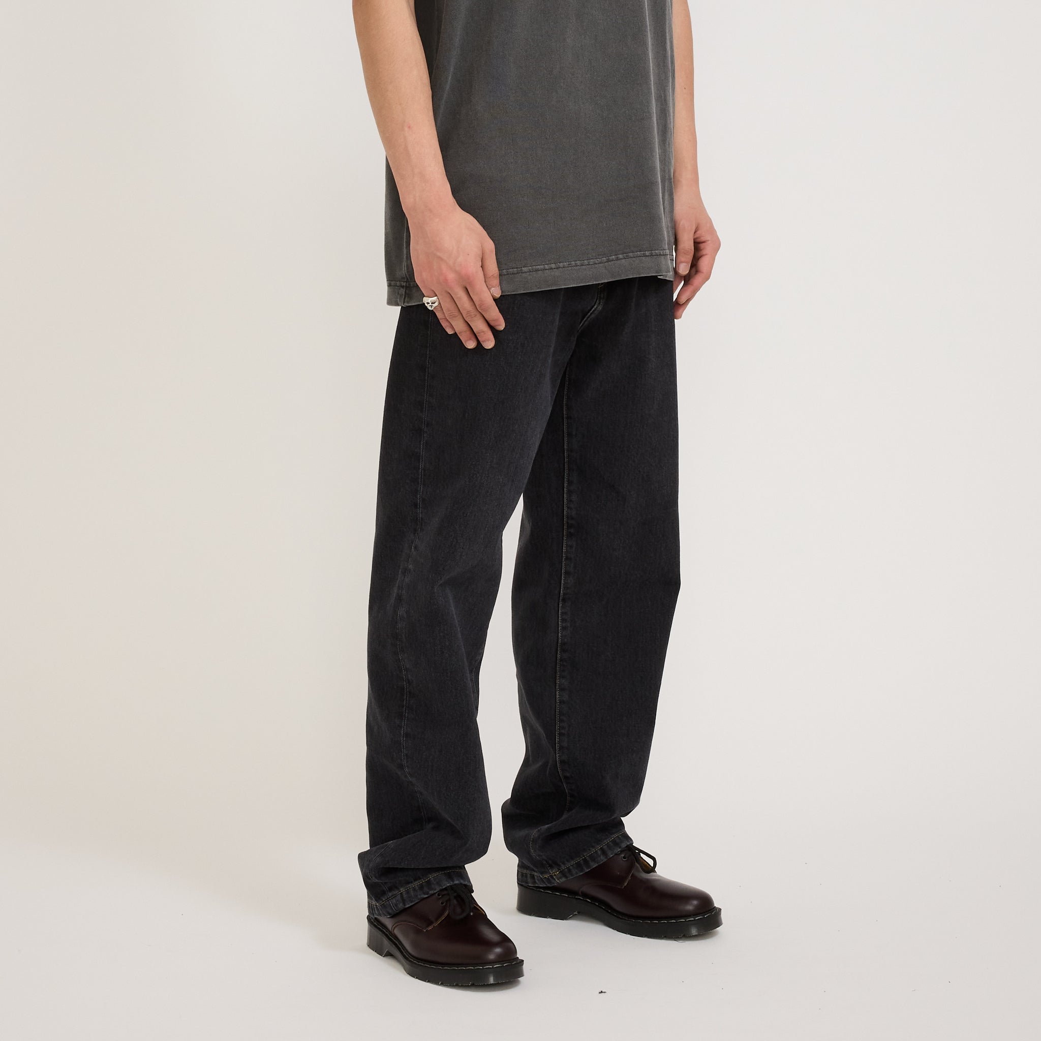 Carhartt WIP | Aaron Pant Black Stone Washed | Maplestore