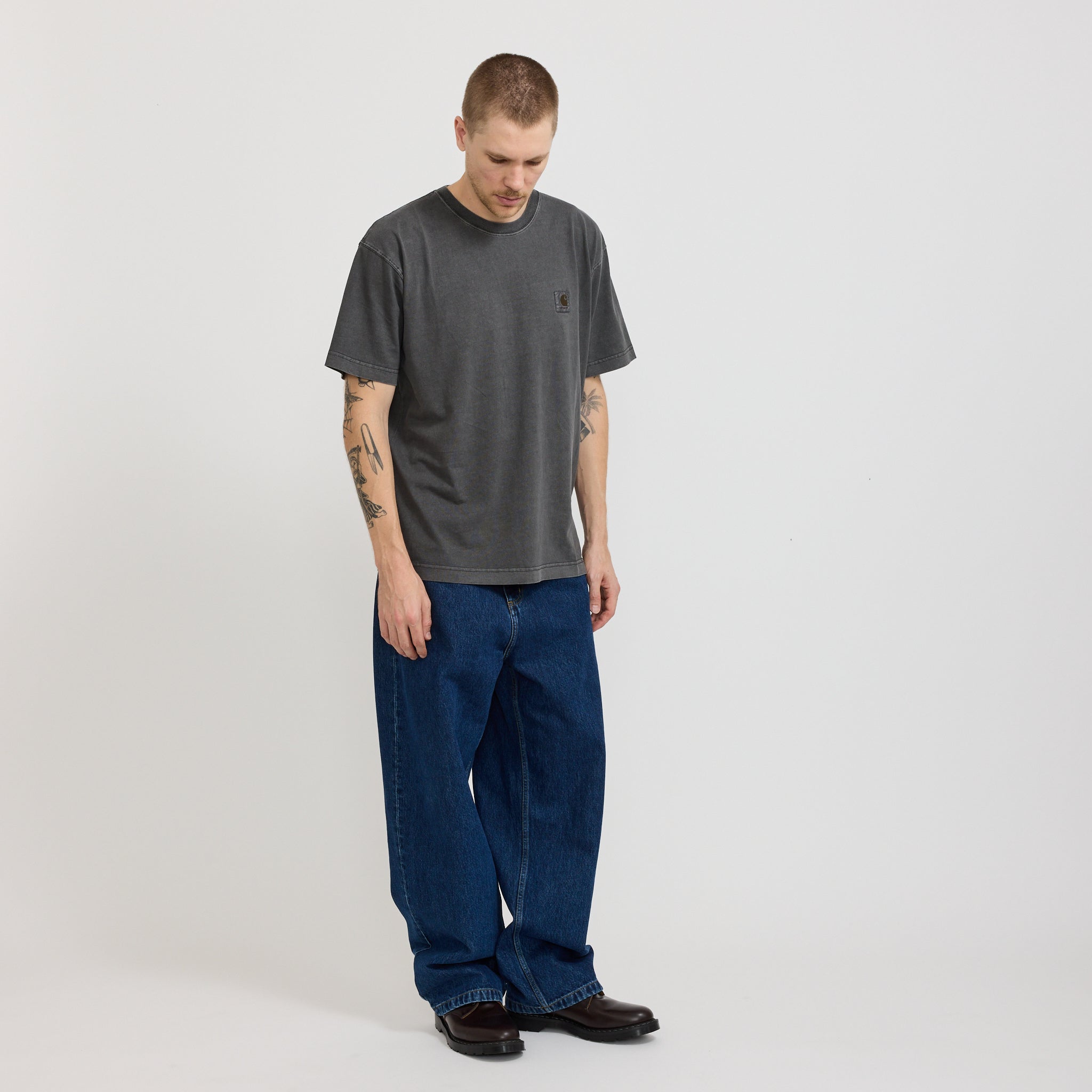 Carhartt WIP | S/S Nelson T-Shirt Graphite | Maplestore
