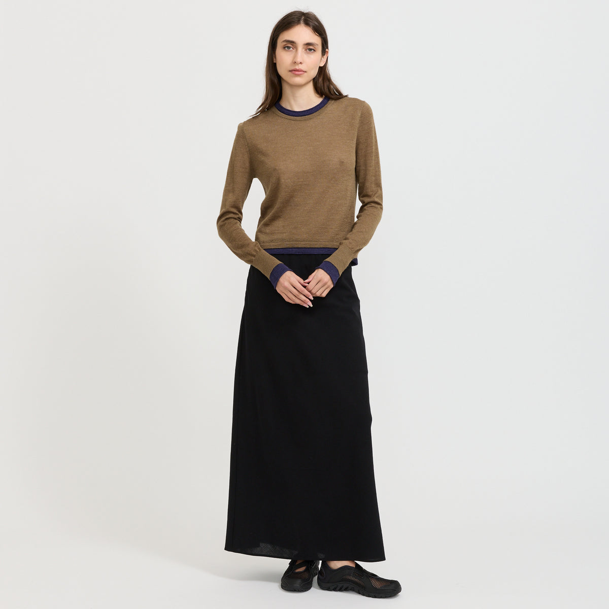 Fine Yarn Round Neck Knit Brown