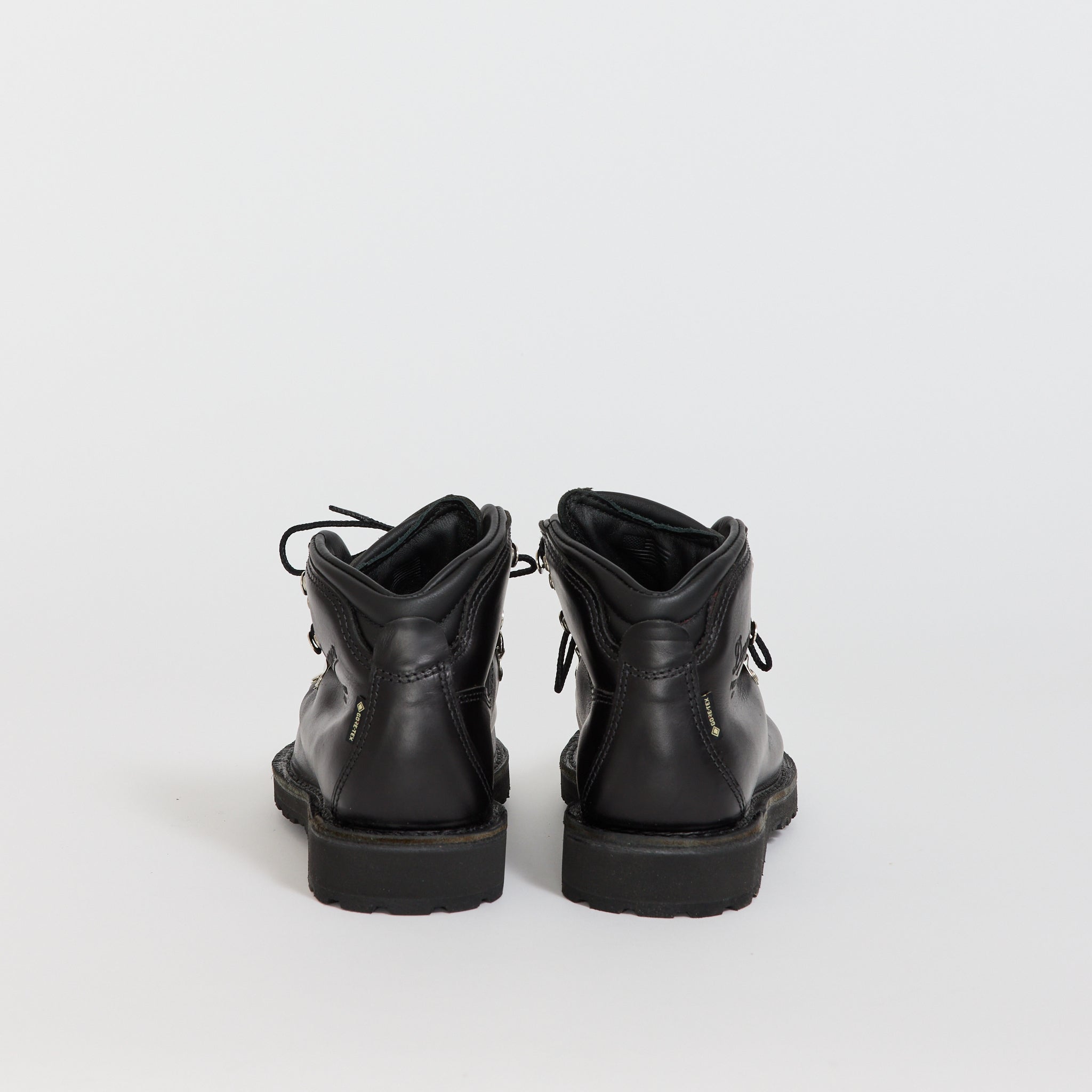 Danner | Mountain Pass Black Glace | Maplestore