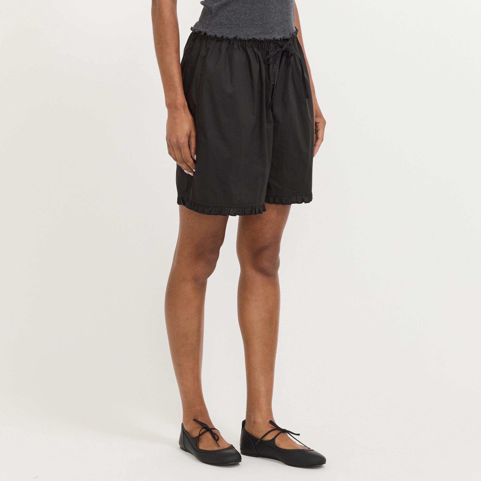 Flounce Short Black