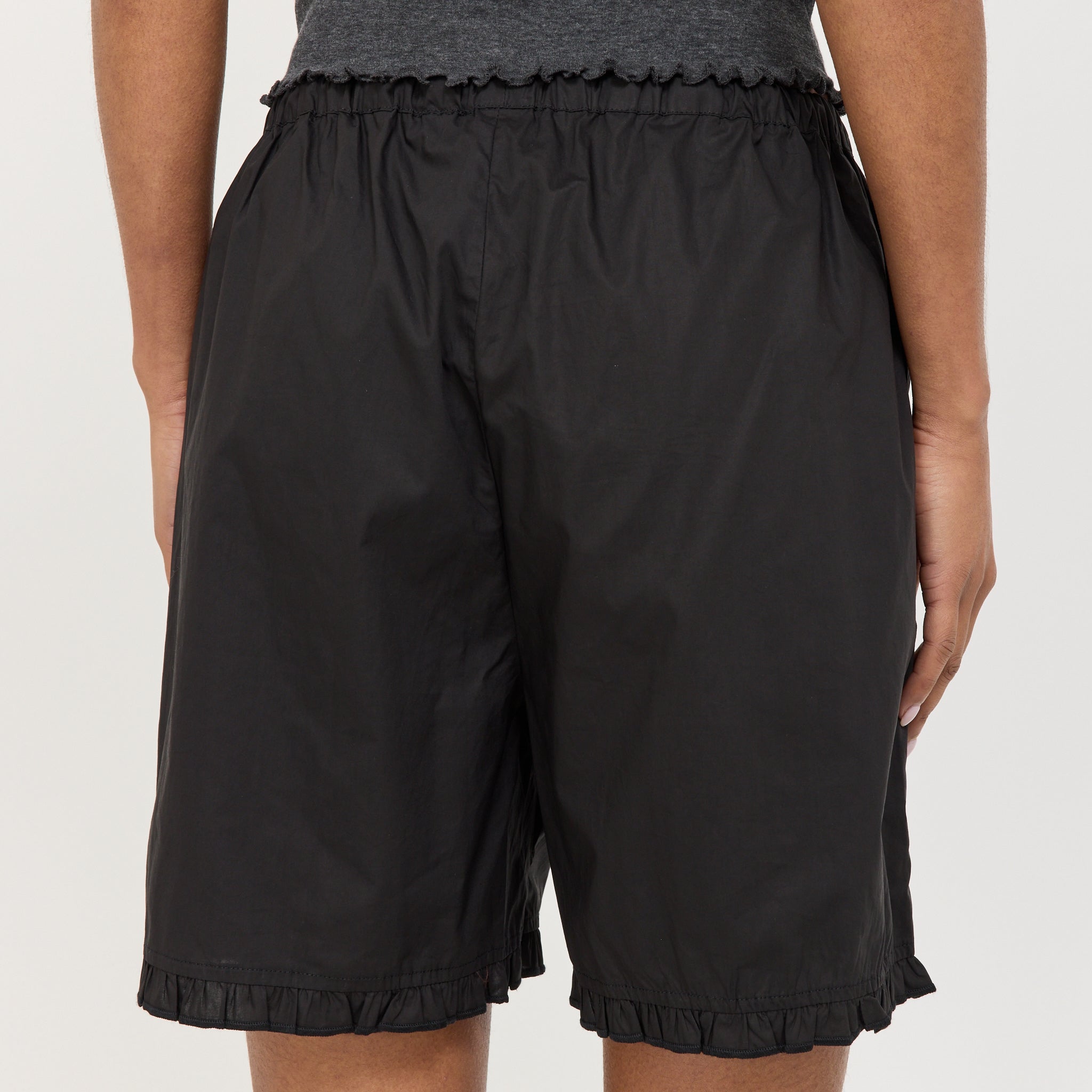 Flounce Short Black