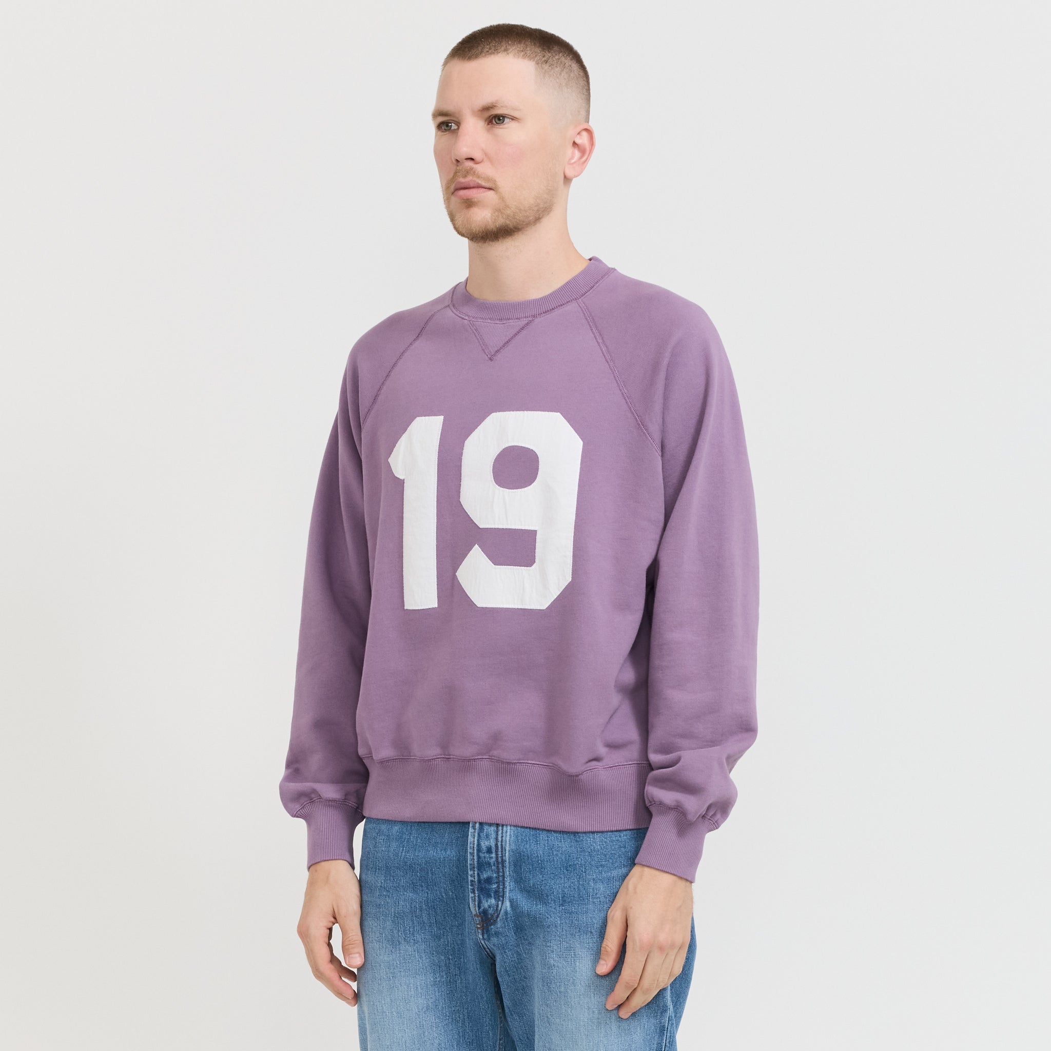 Raglan Sweatshirt '1977' Applique Faded Purple