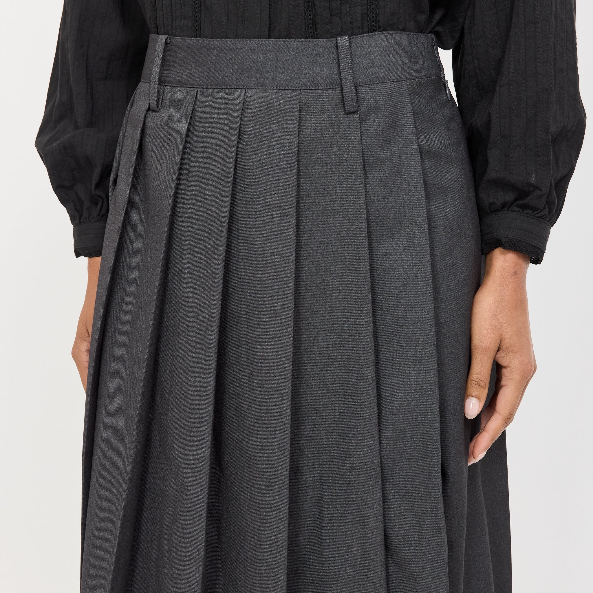 Dunst | Pleats Long Skirt Charcoal Grey | Maplestore