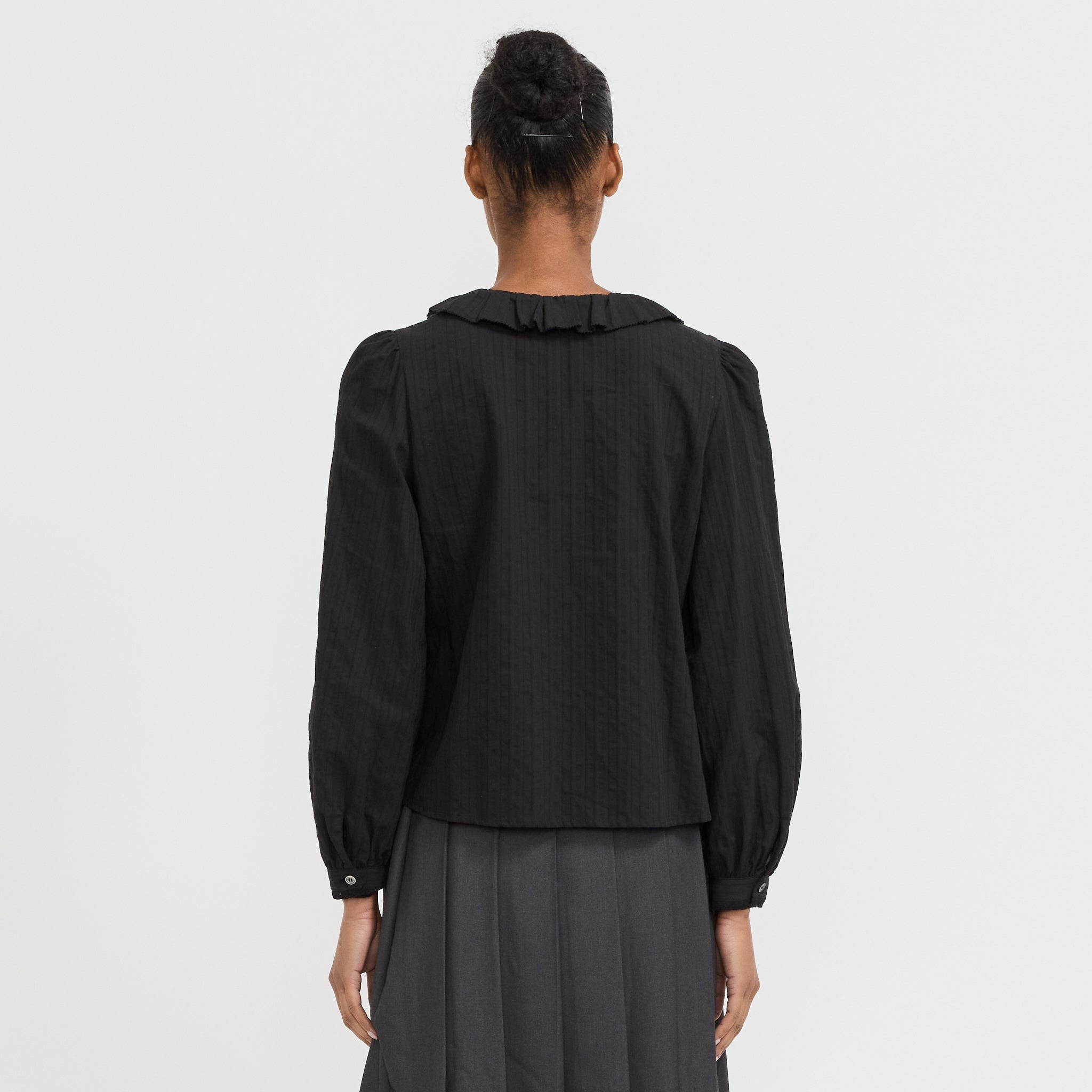 Dunst | Vintage Ruffle Blouse Black | Maplestore
