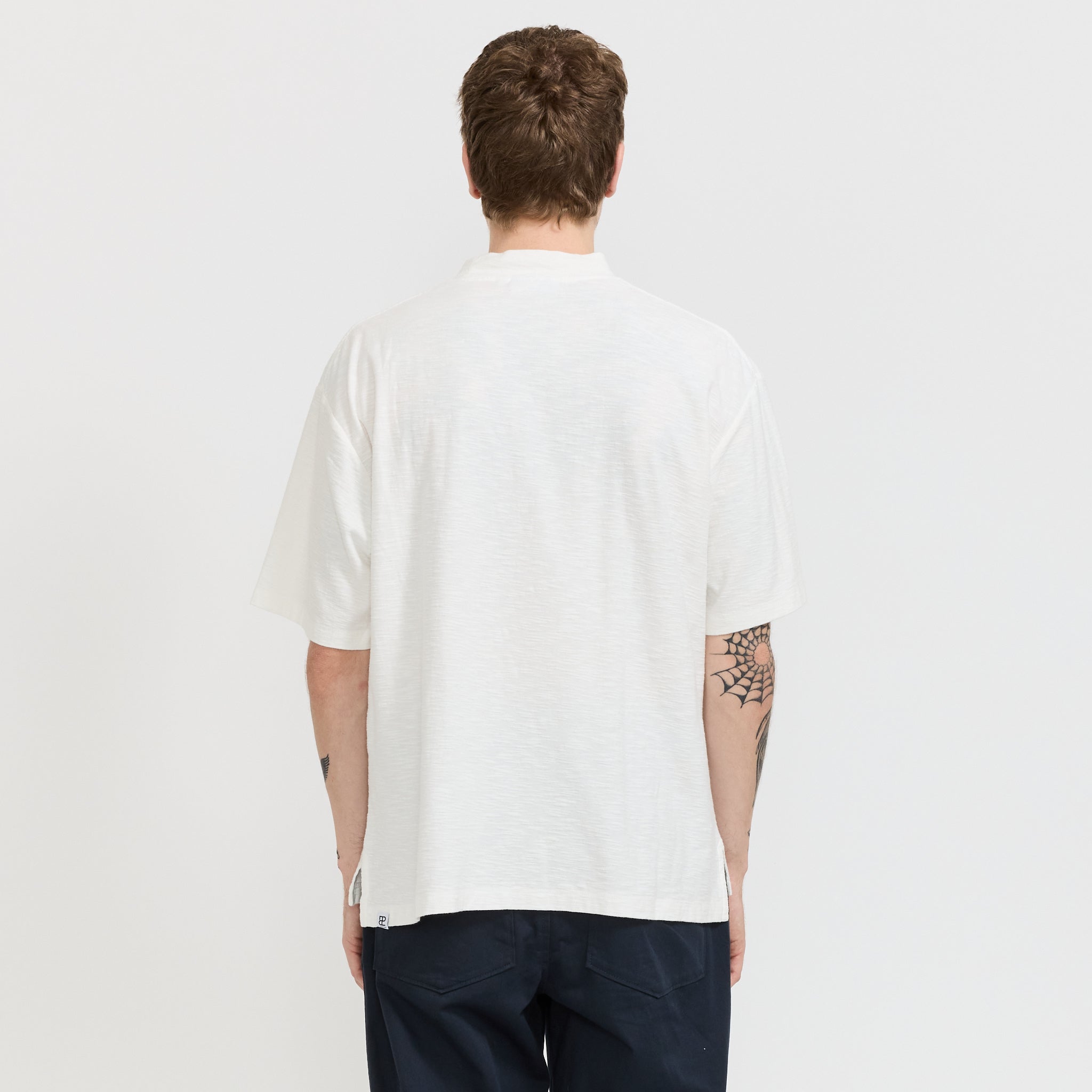 Eastlogue | Mock Neck T-Shirt Off White | Maplestore