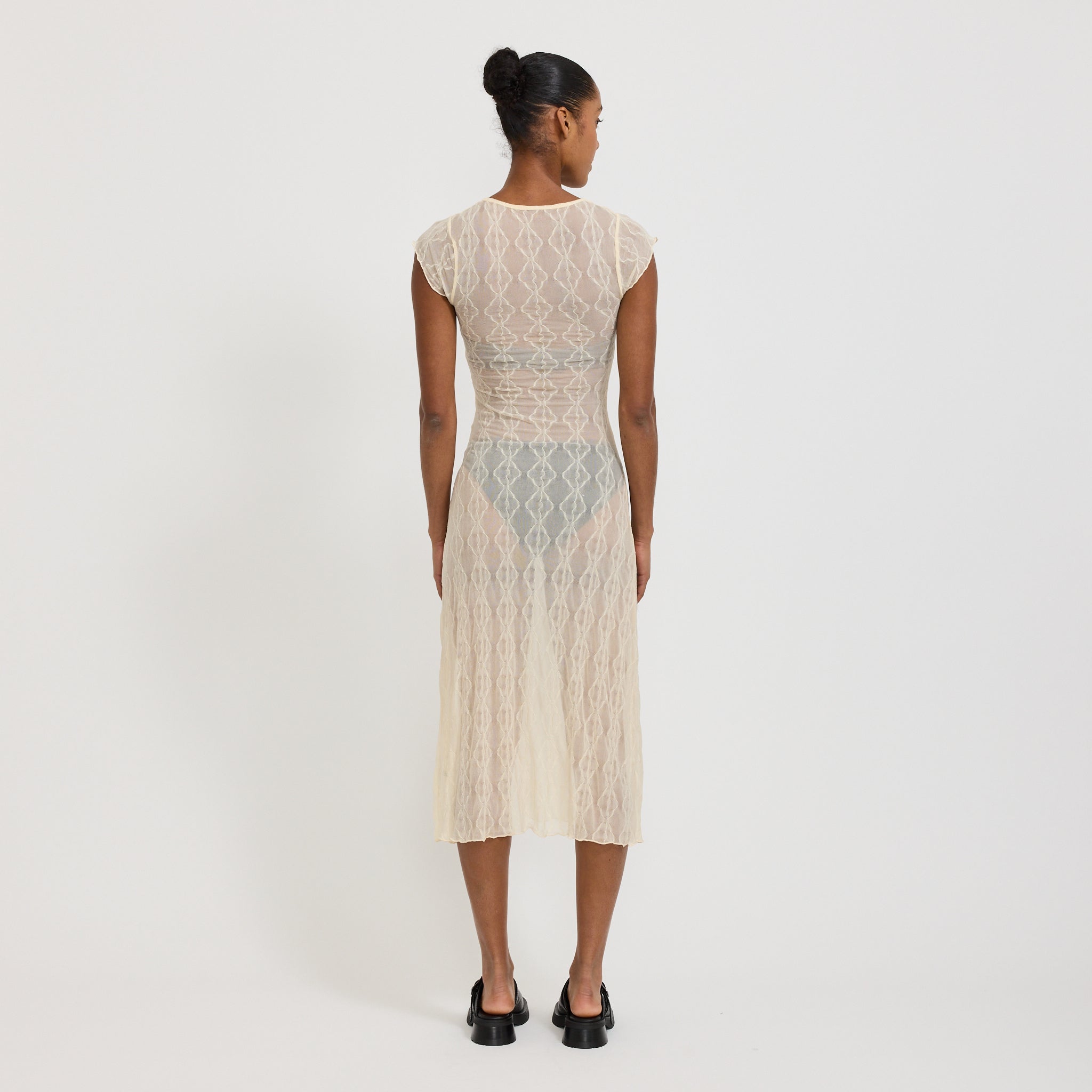 Find Me Now | Mariposa Lace Midi Dress Cloud | Maplestore