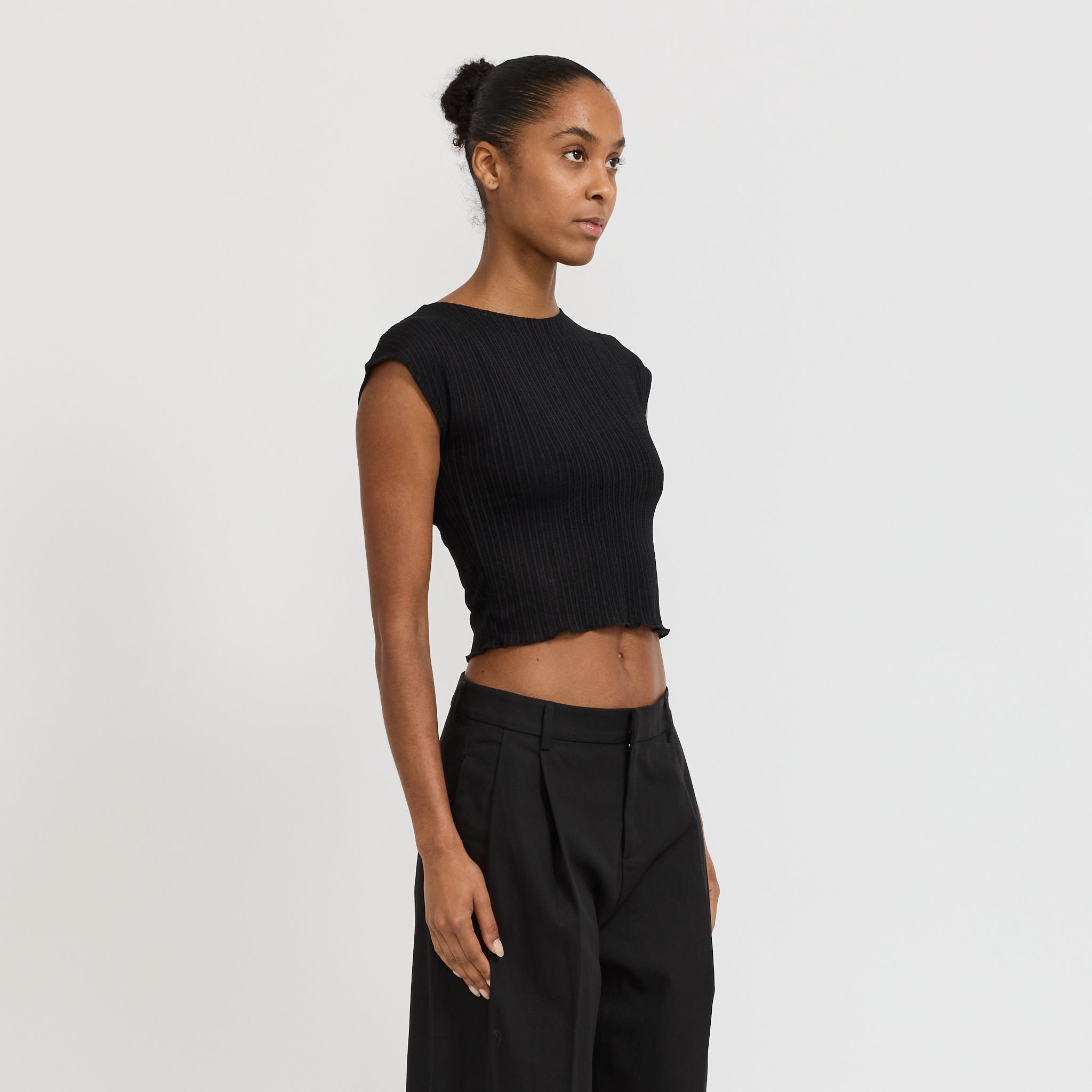 Find Me Now | Ribbed Mesh Tee Black | Maplestore