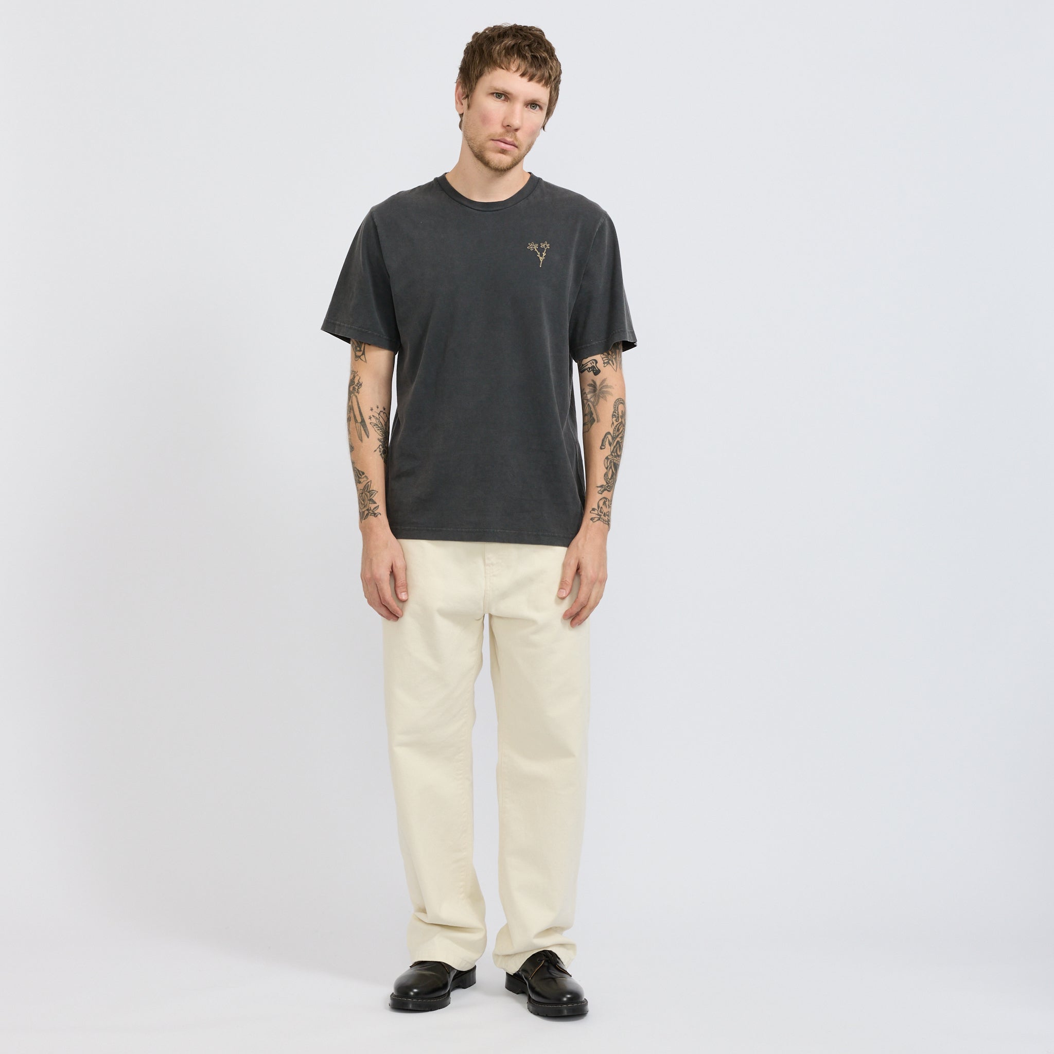 Foret | Bouquet T-Shirt Washed Black | Maplestore