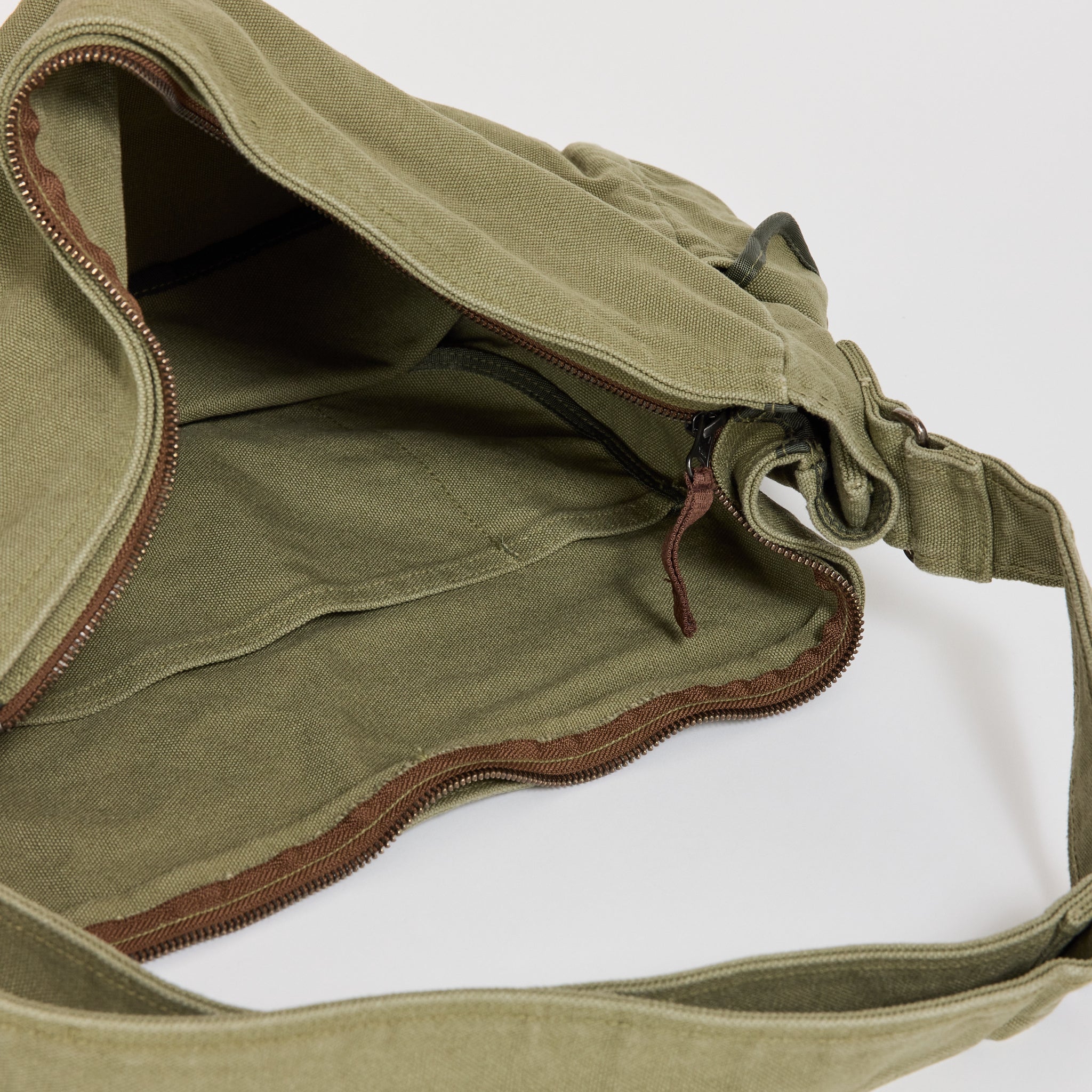 Frizmworks | Heavy Canvas Shoulder Bag Olive | Maplestore