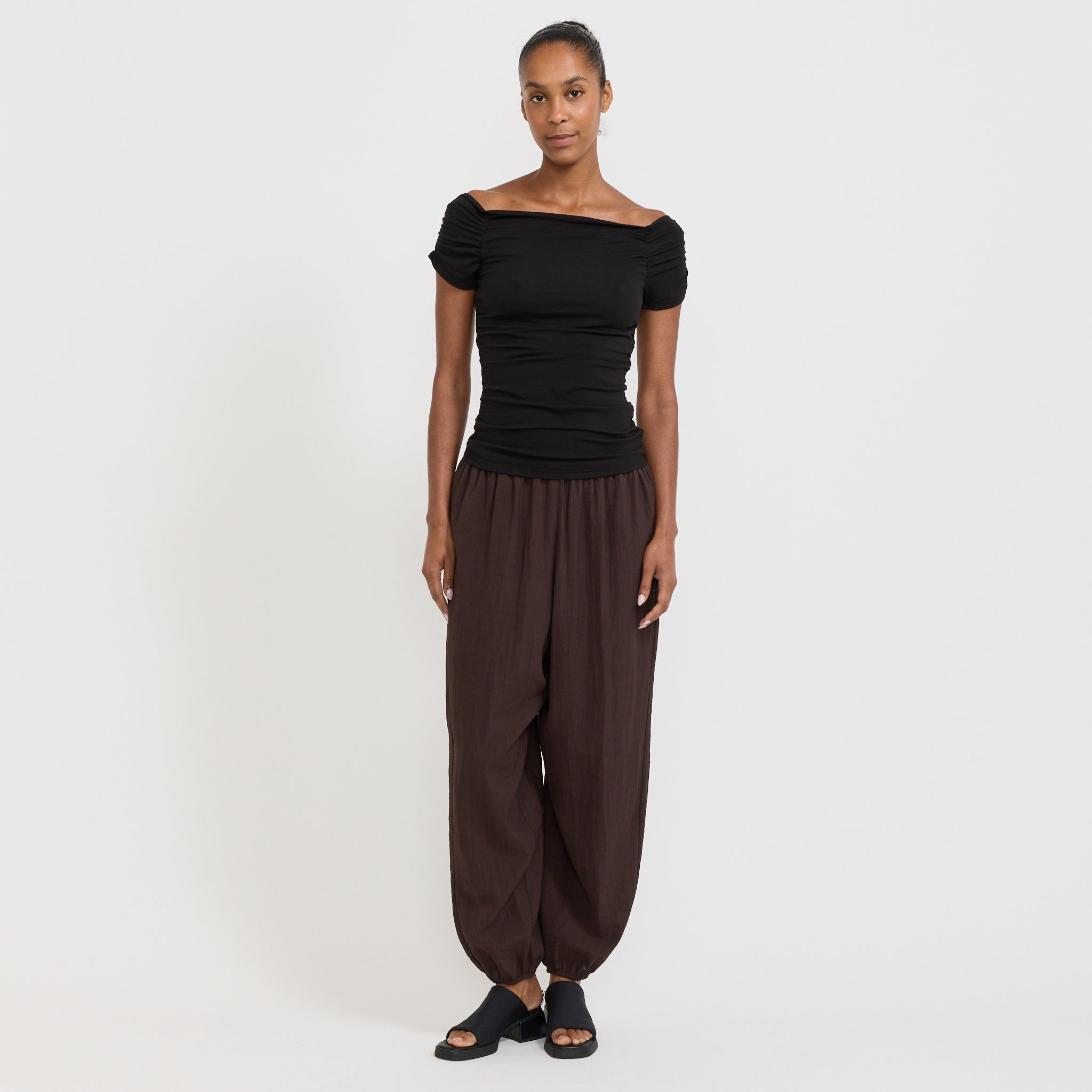 Geel | Halle Top Black | Maplestore