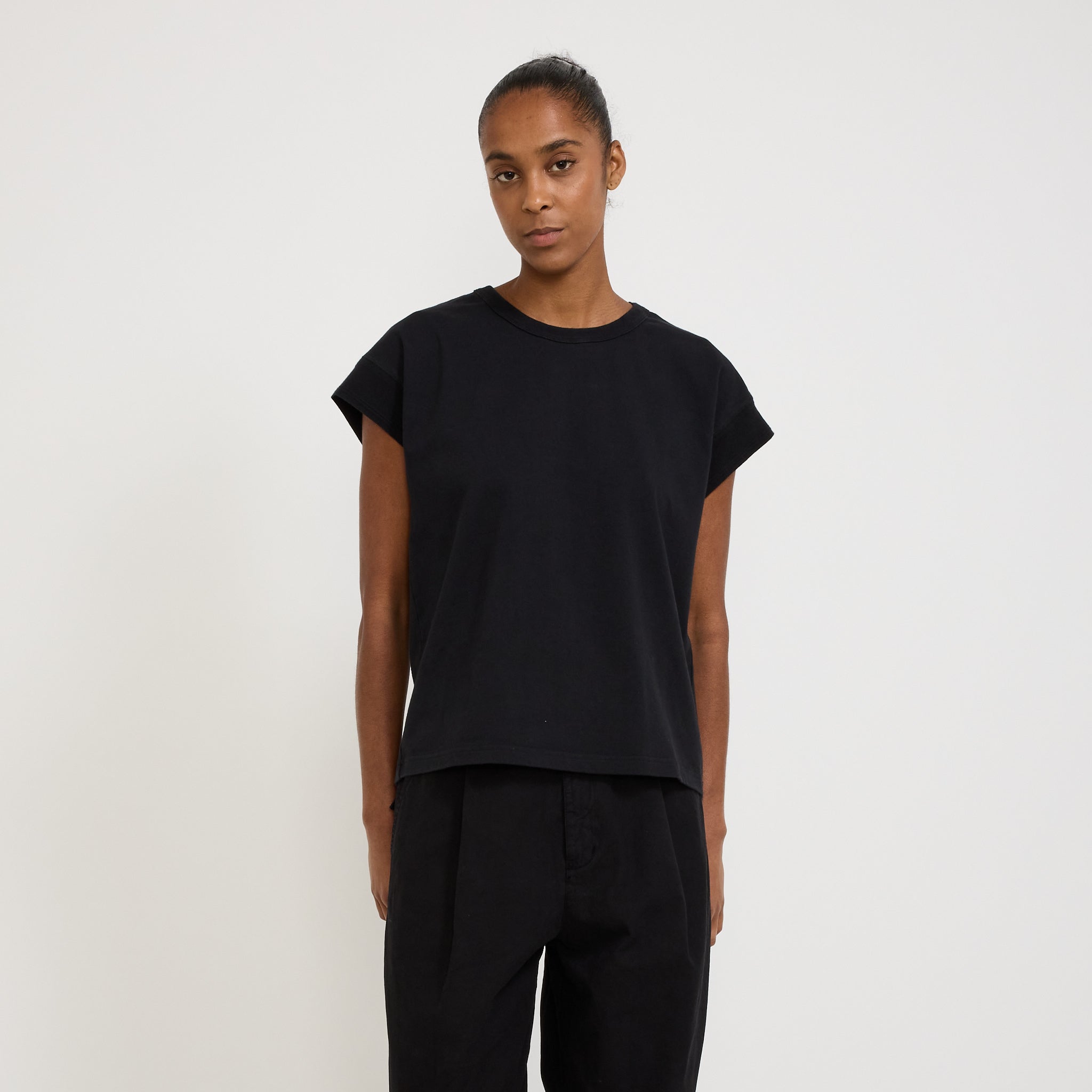 Girls of Dust | Muscle Tee Black | Maplestore