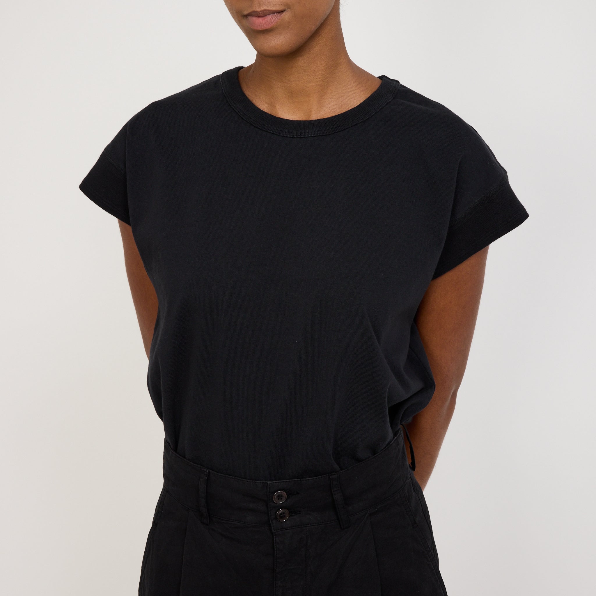 Girls of Dust | Muscle Tee Black | Maplestore