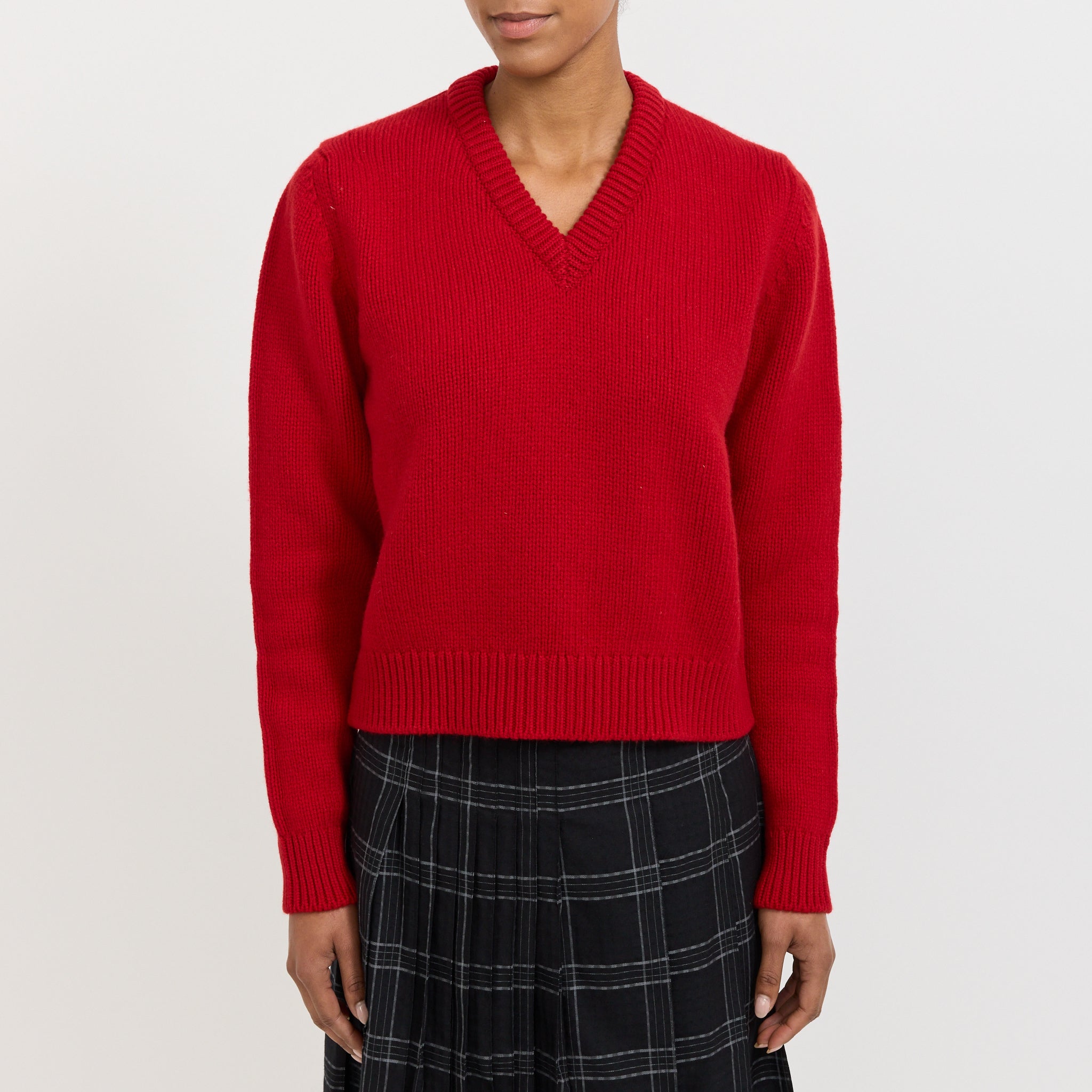 Glenn V-Neck Ruby Red
