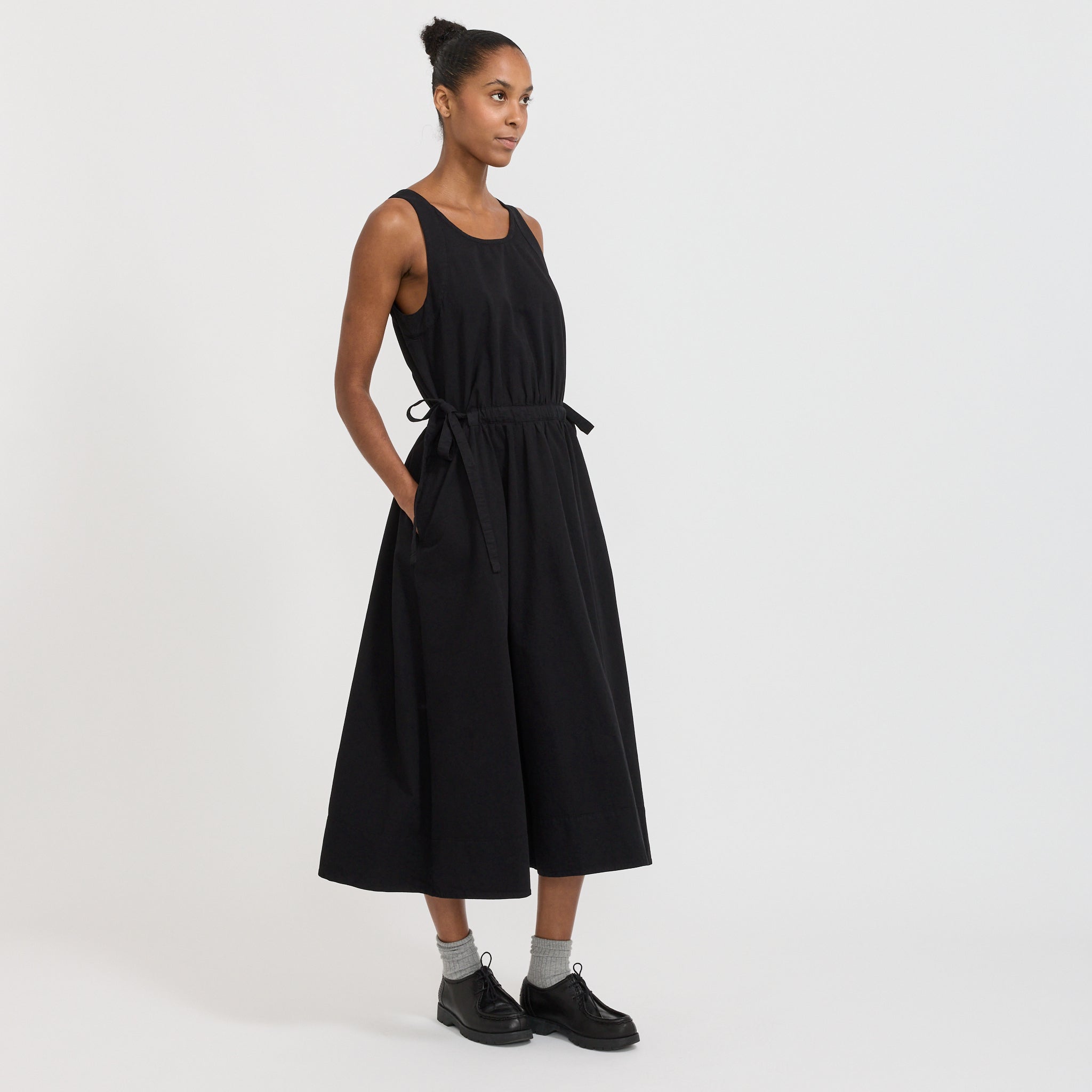 Girls of Dust | Apron Dress Black | Maplestore
