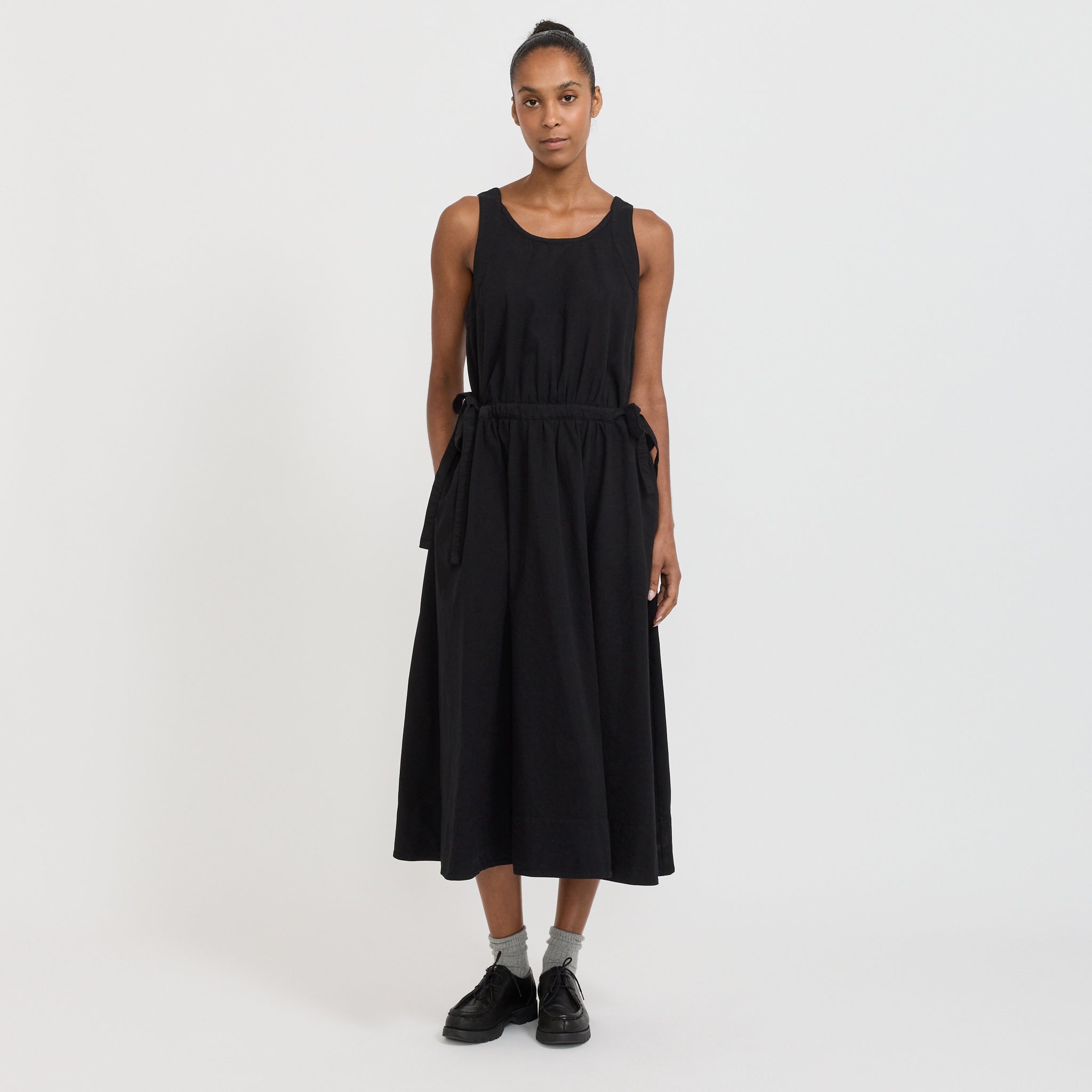 Girls of Dust | Apron Dress Black | Maplestore