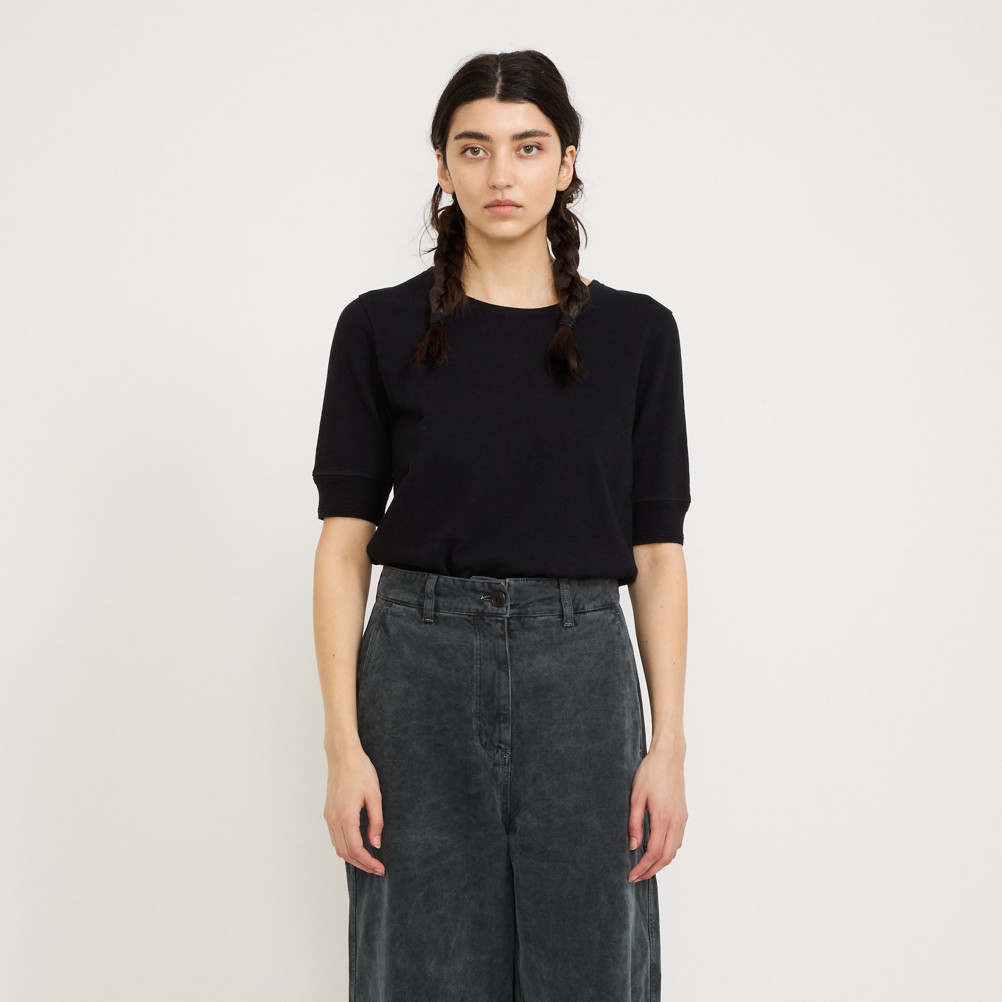 Girls of Dust | S/S Club Tee Black | Maplestore