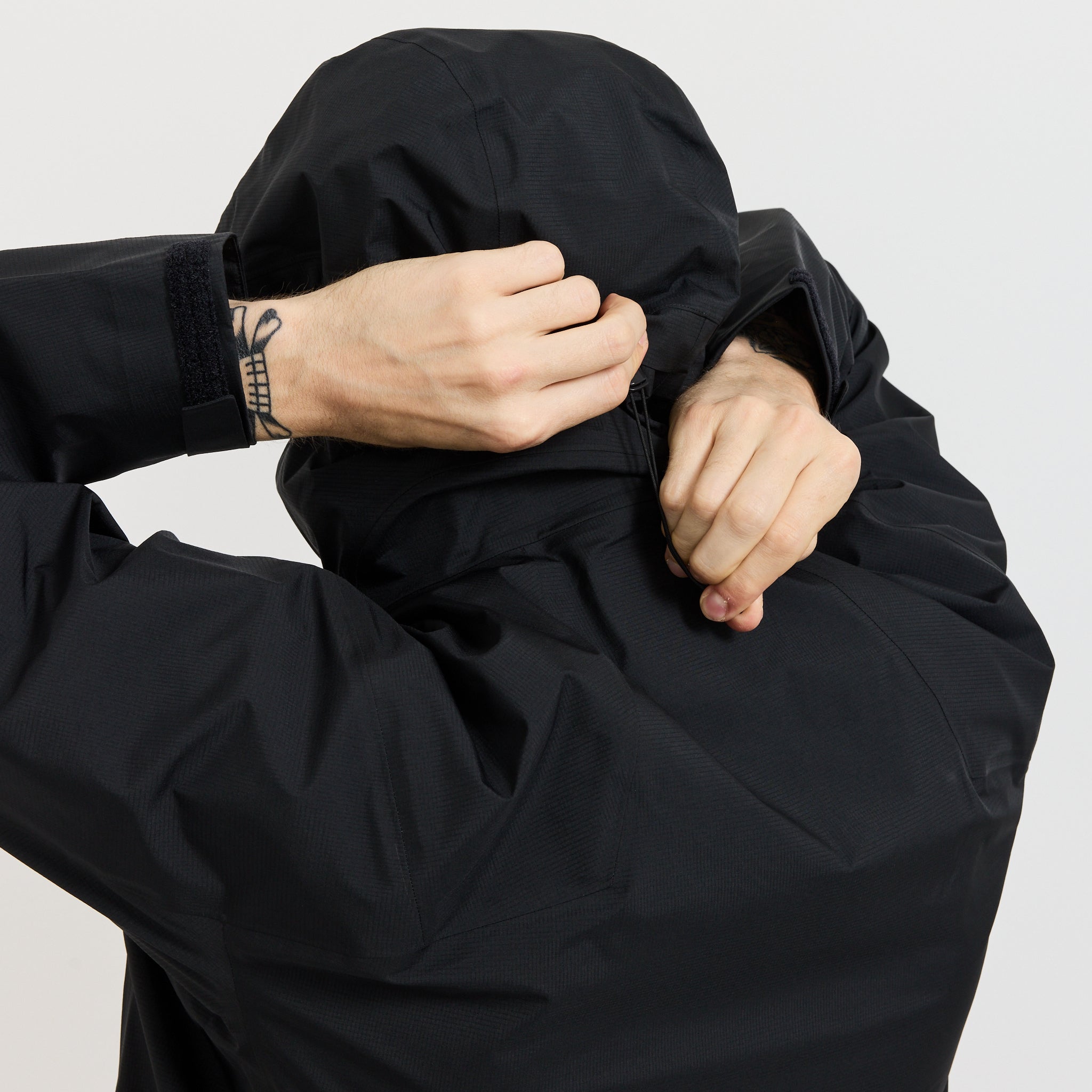 Goldwin | GORE-TEX 3L Jacket Black | Maplestore